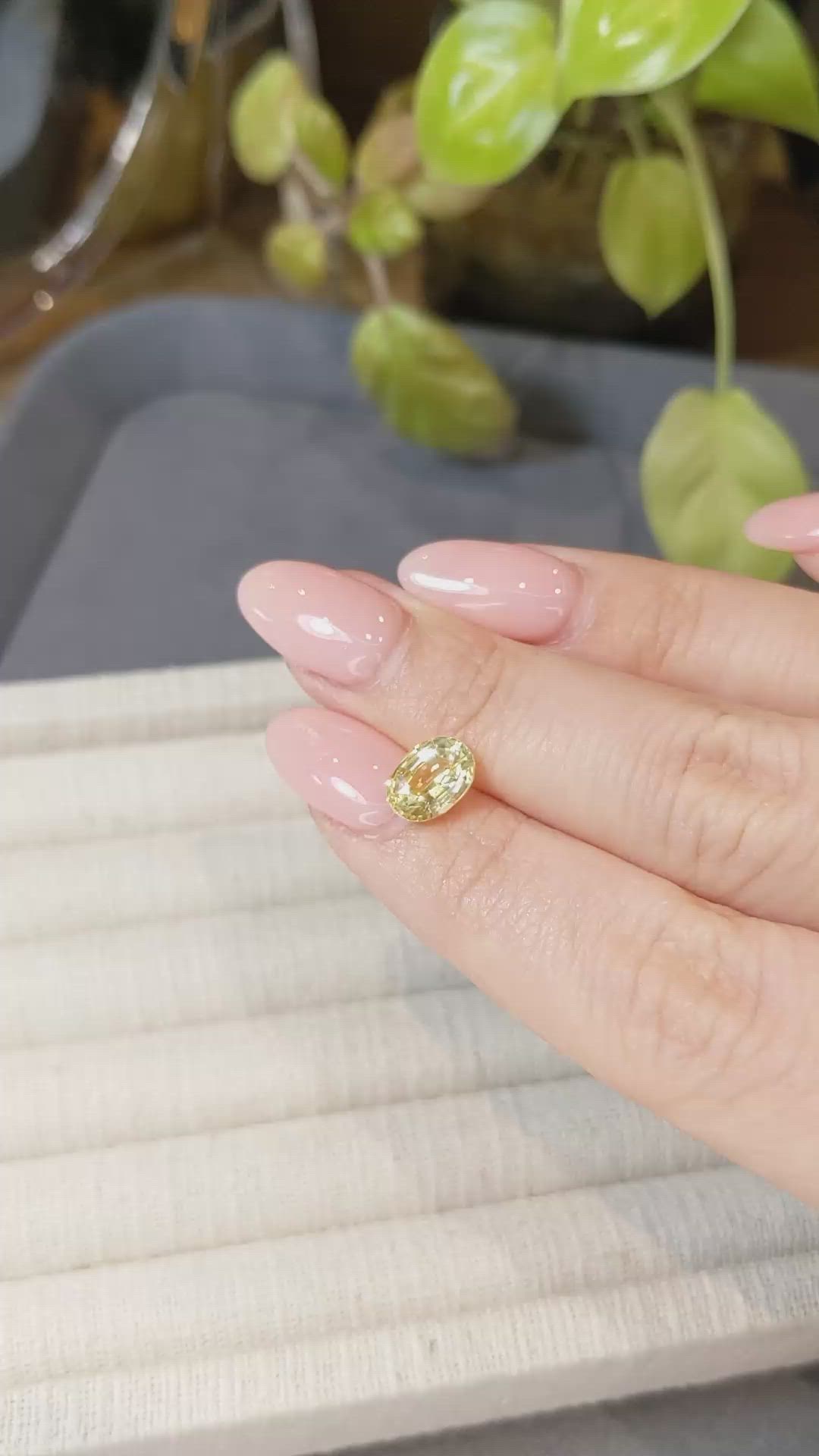 2.24 Ct. Yellow Sapphire from Ceylon (Sri Lanka) Size Video