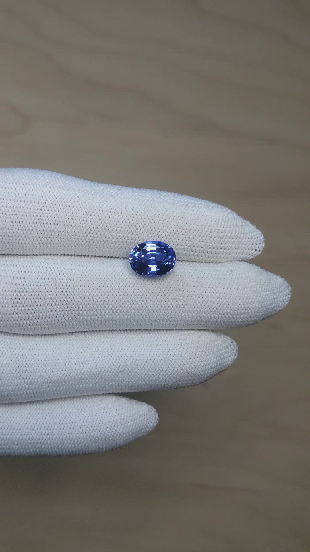 3.80 Ct. Blue Sapphire from Ceylon (Sri Lanka) Size Video
