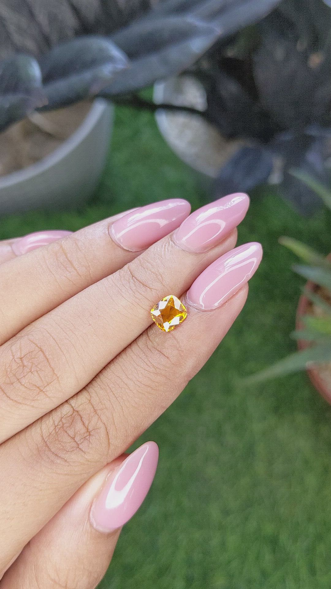 1.32 Ct. Yellowish Orange Sapphire from Ceylon (Sri Lanka) Size Video