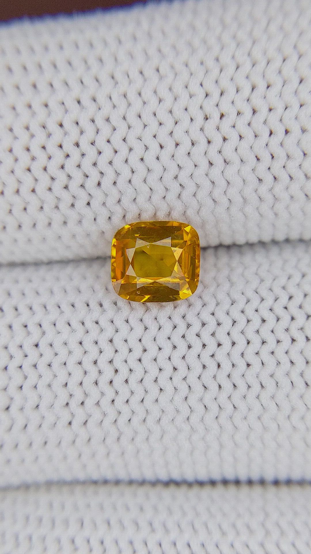 1.32 Ct. Yellowish Orange Sapphire from Ceylon (Sri Lanka) Size Video
