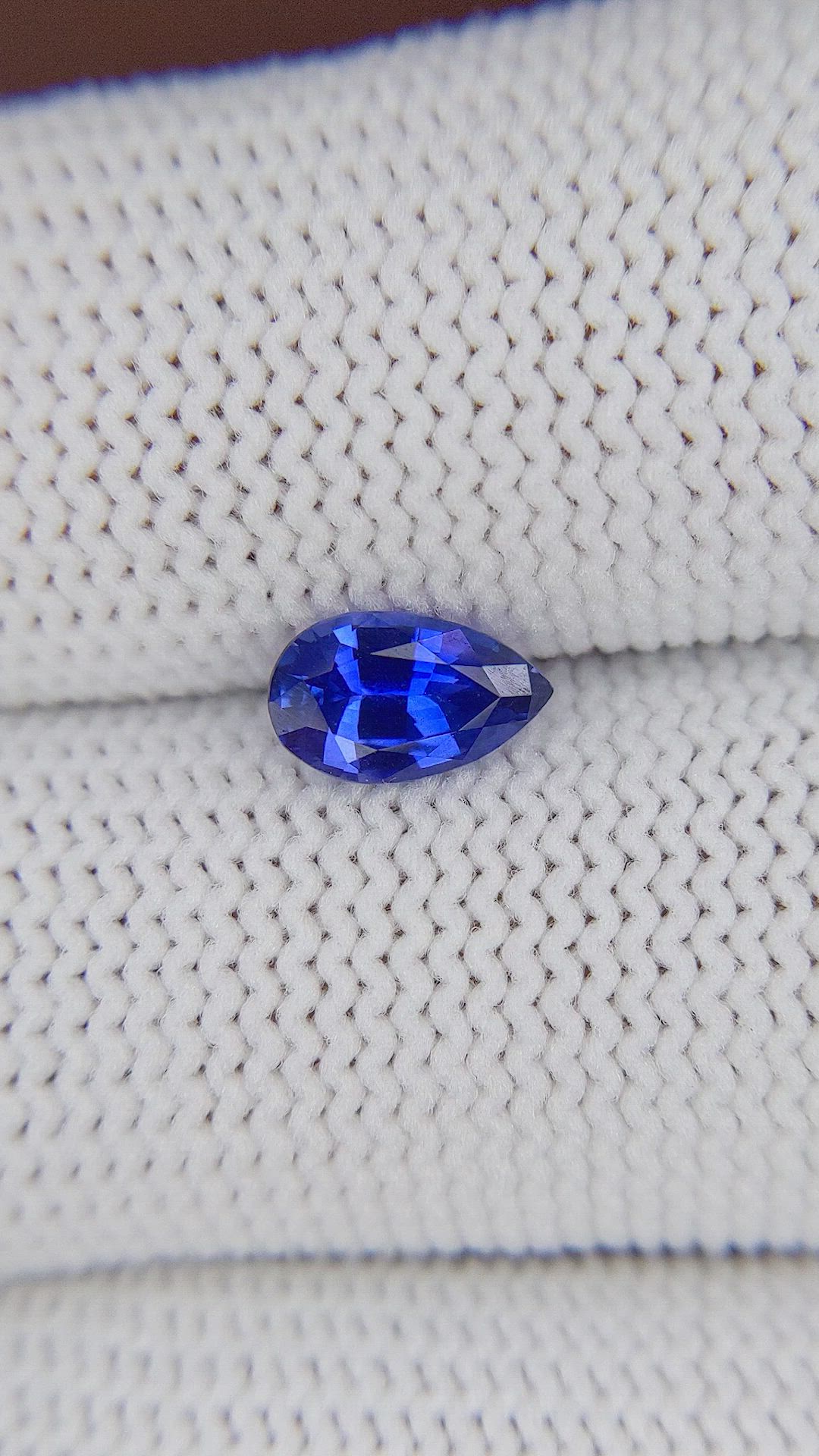 0.99 Ct. Blue Sapphire from Ceylon (Sri Lanka) Size Video