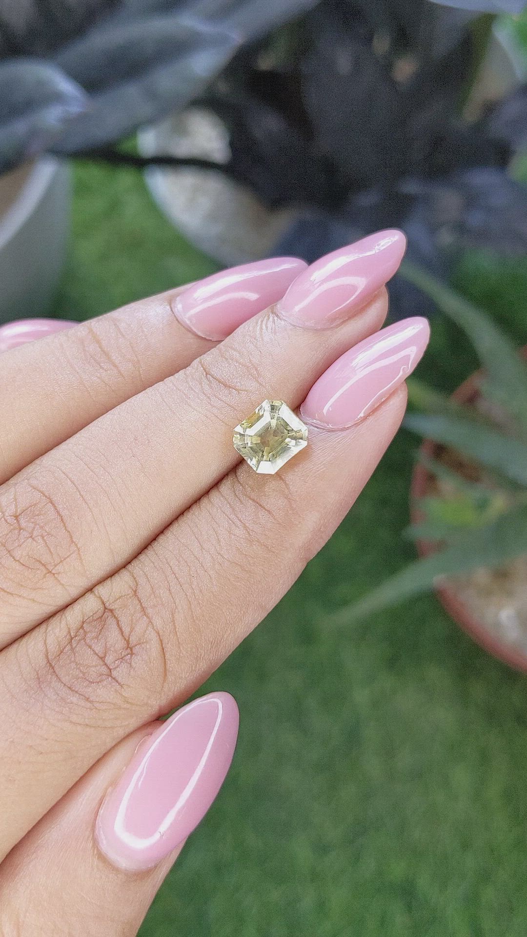 2.53 Ct. Yellow Sapphire from Ceylon (Sri Lanka) Size Video