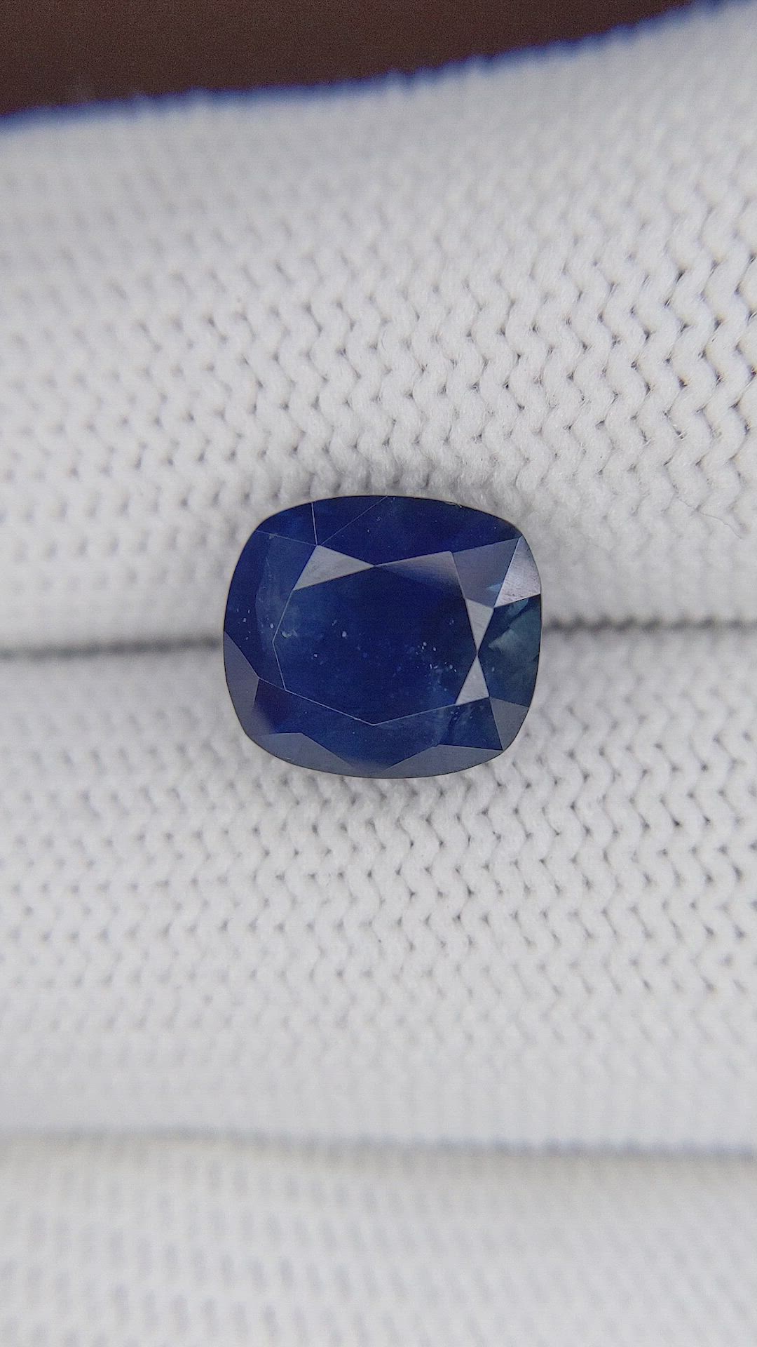 5.55 Ct. Greenish Blue Sapphire from Ceylon (Sri Lanka) Size Video