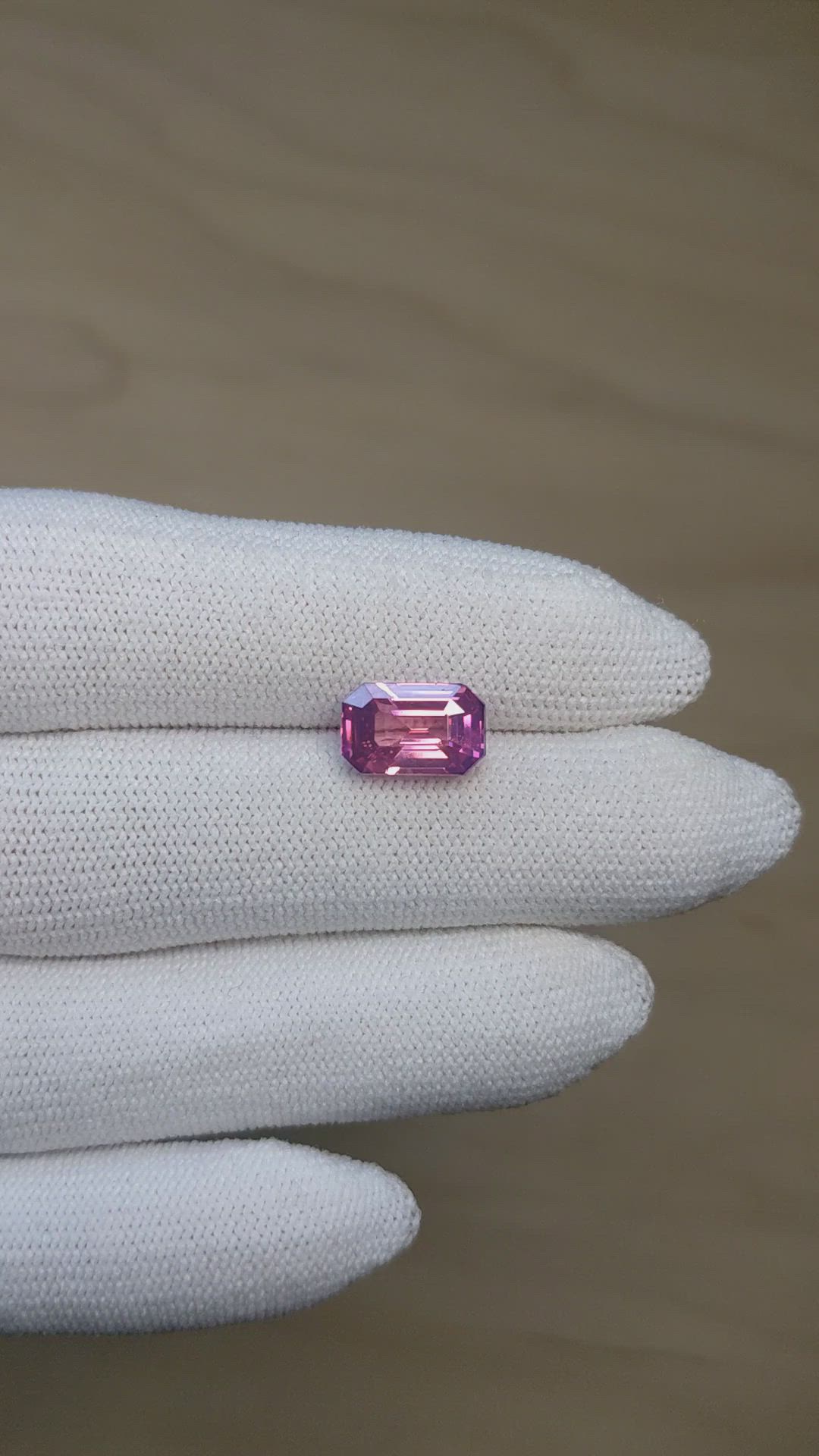 4.02 Ct. Purplish Pink Sapphire from Ceylon (Sri Lanka) Size Video