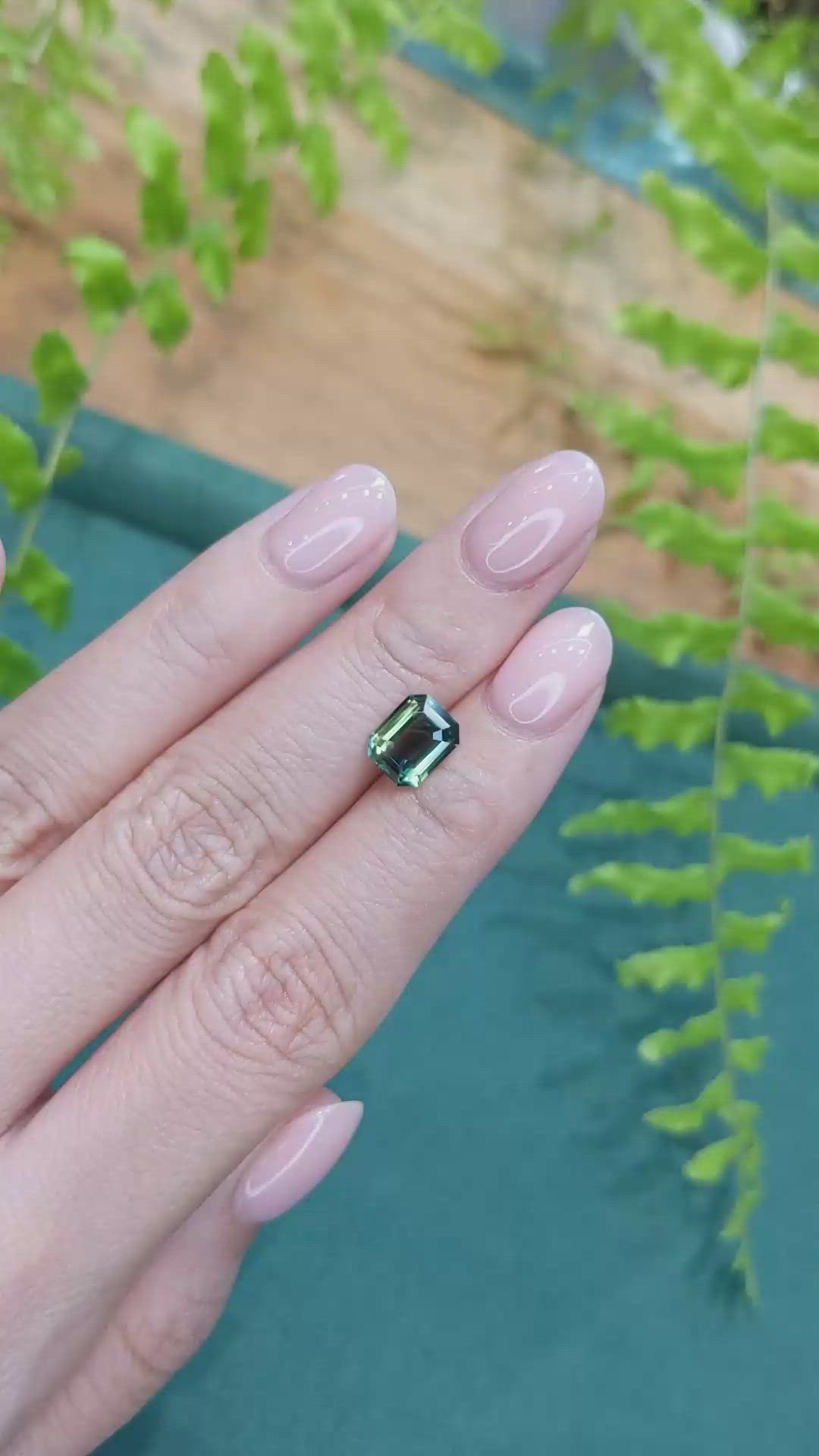 2.06 Ct. Bi Color / Parti Sapphire from Ceylon (Sri Lanka) Size Video