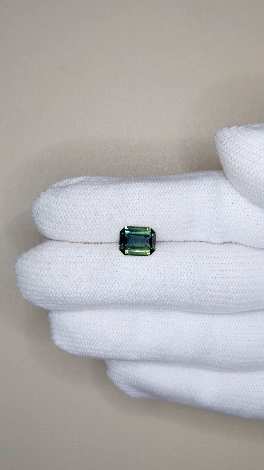 2.06 Ct. Bi Color / Parti Sapphire from Ceylon (Sri Lanka) Size Video