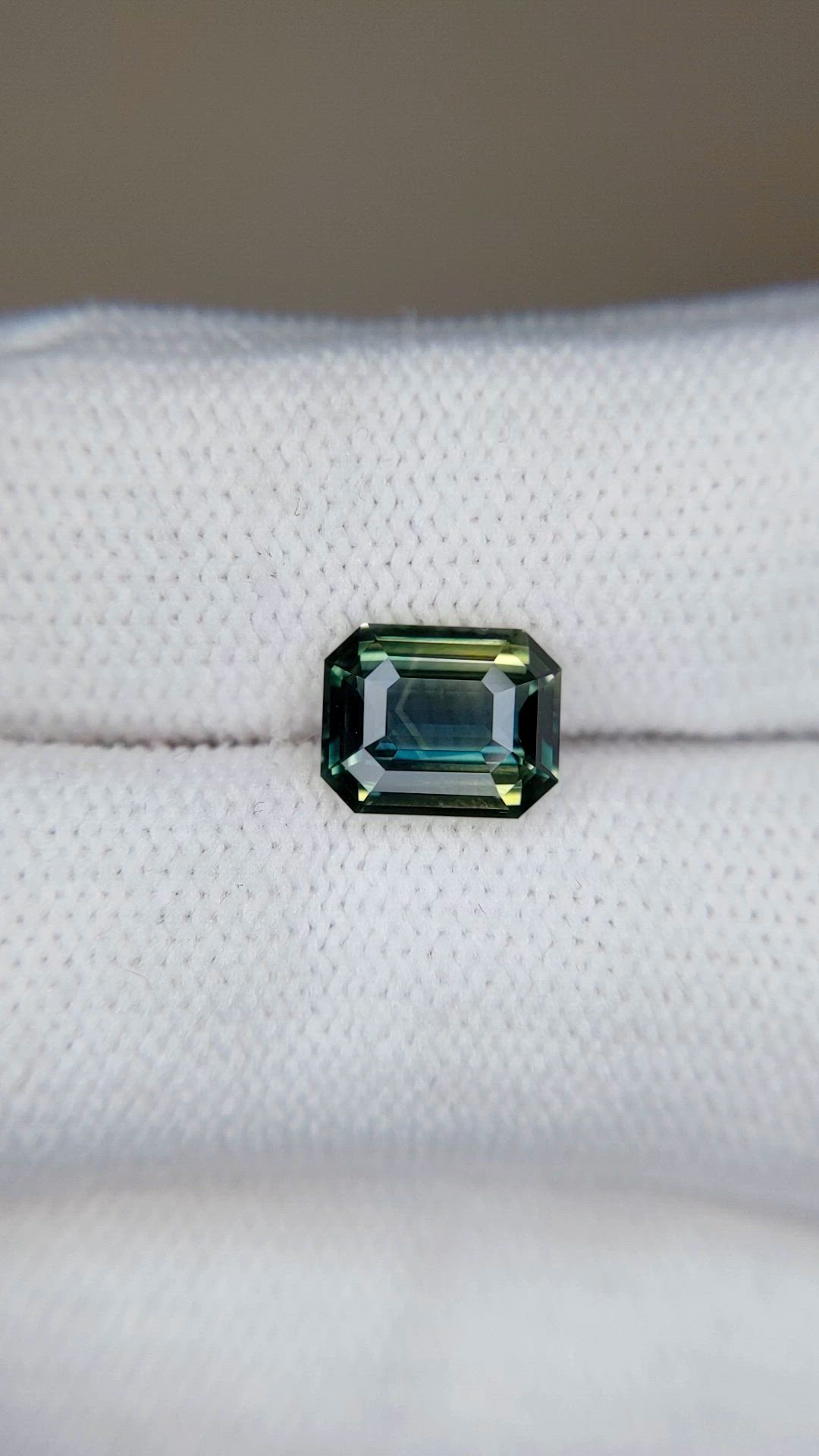 2.06 Ct. Bi Color / Parti Sapphire from Ceylon (Sri Lanka) Size Video