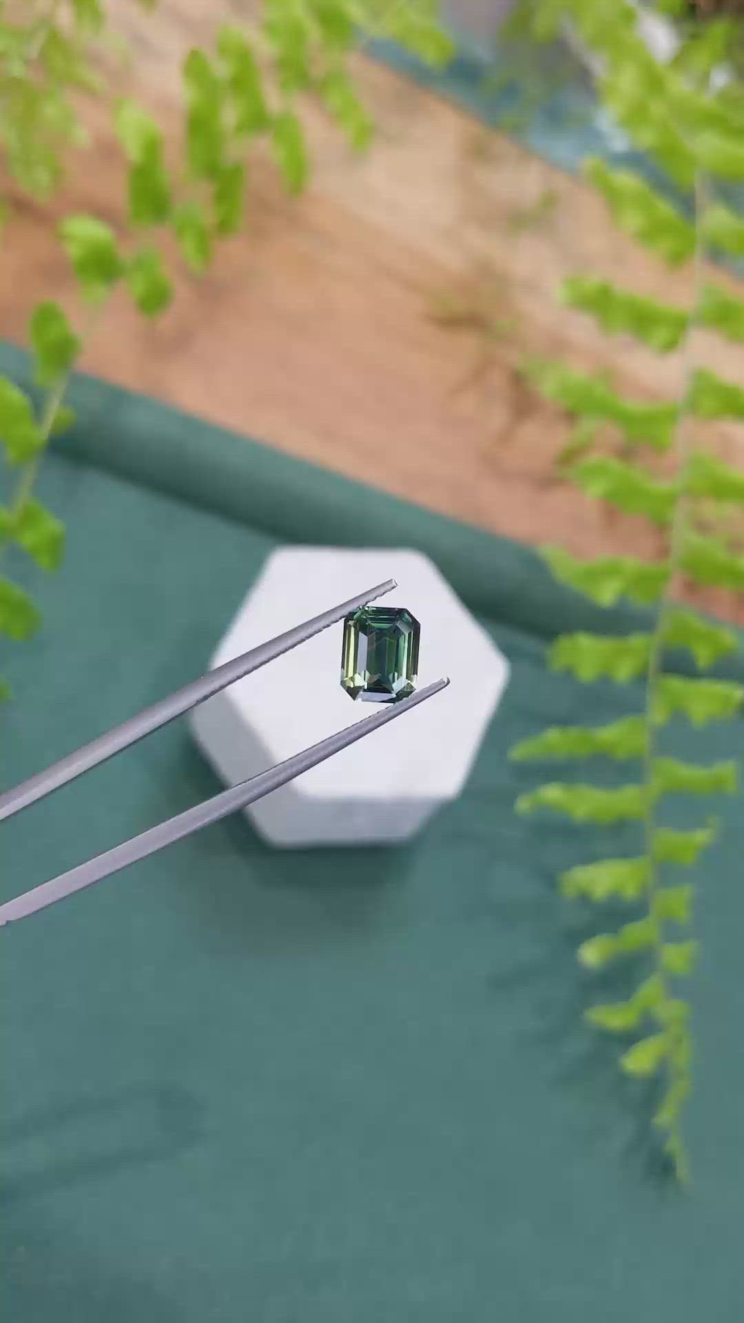 2.06 Ct. Bi Color / Parti Sapphire from Ceylon (Sri Lanka) Size Video