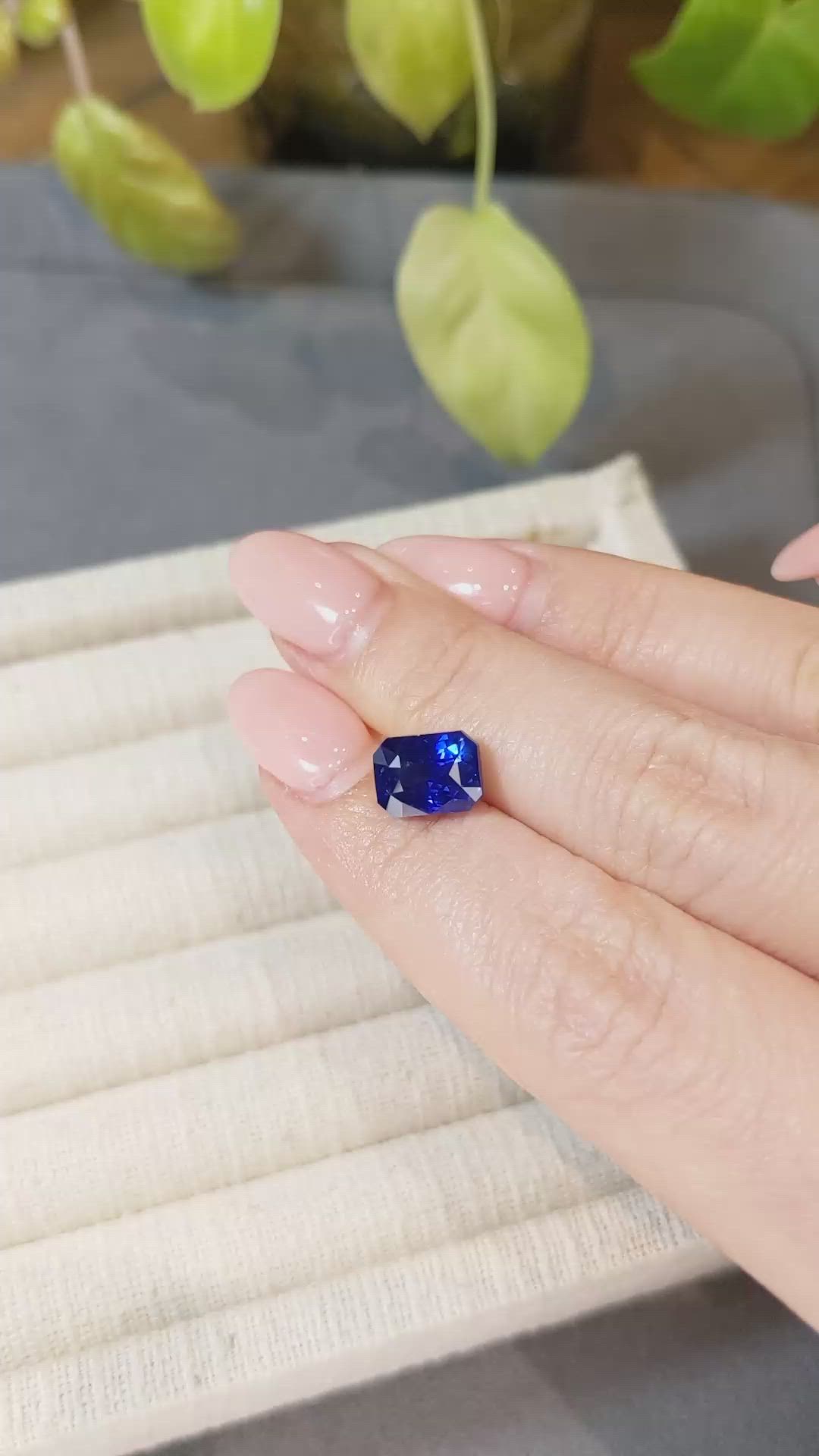 4.14 Ct. Blue Sapphire from Ceylon (Sri Lanka) Size Video