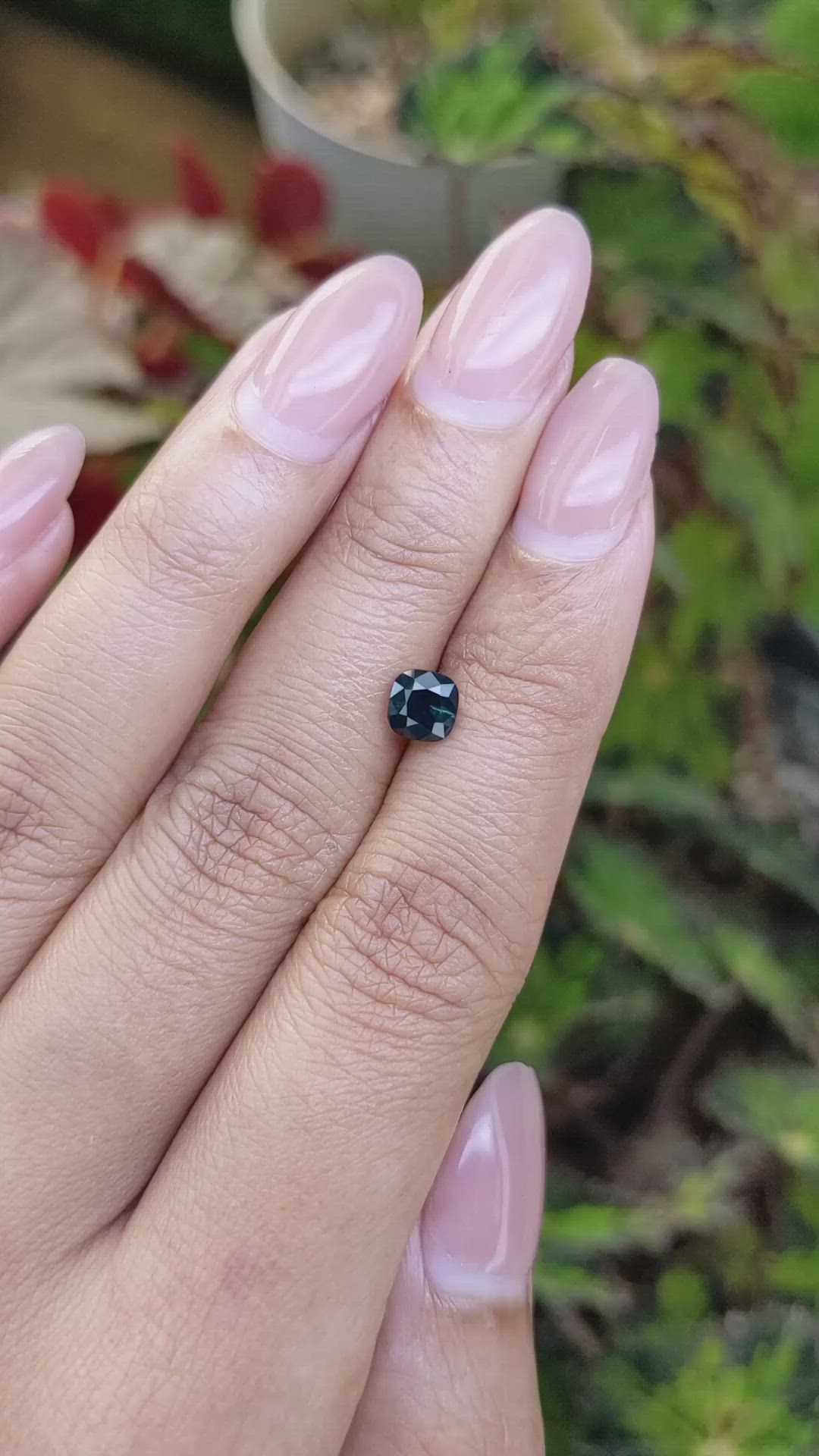 1.00 Ct. Greenish Blue Sapphire from Ceylon (Sri Lanka) Size Video
