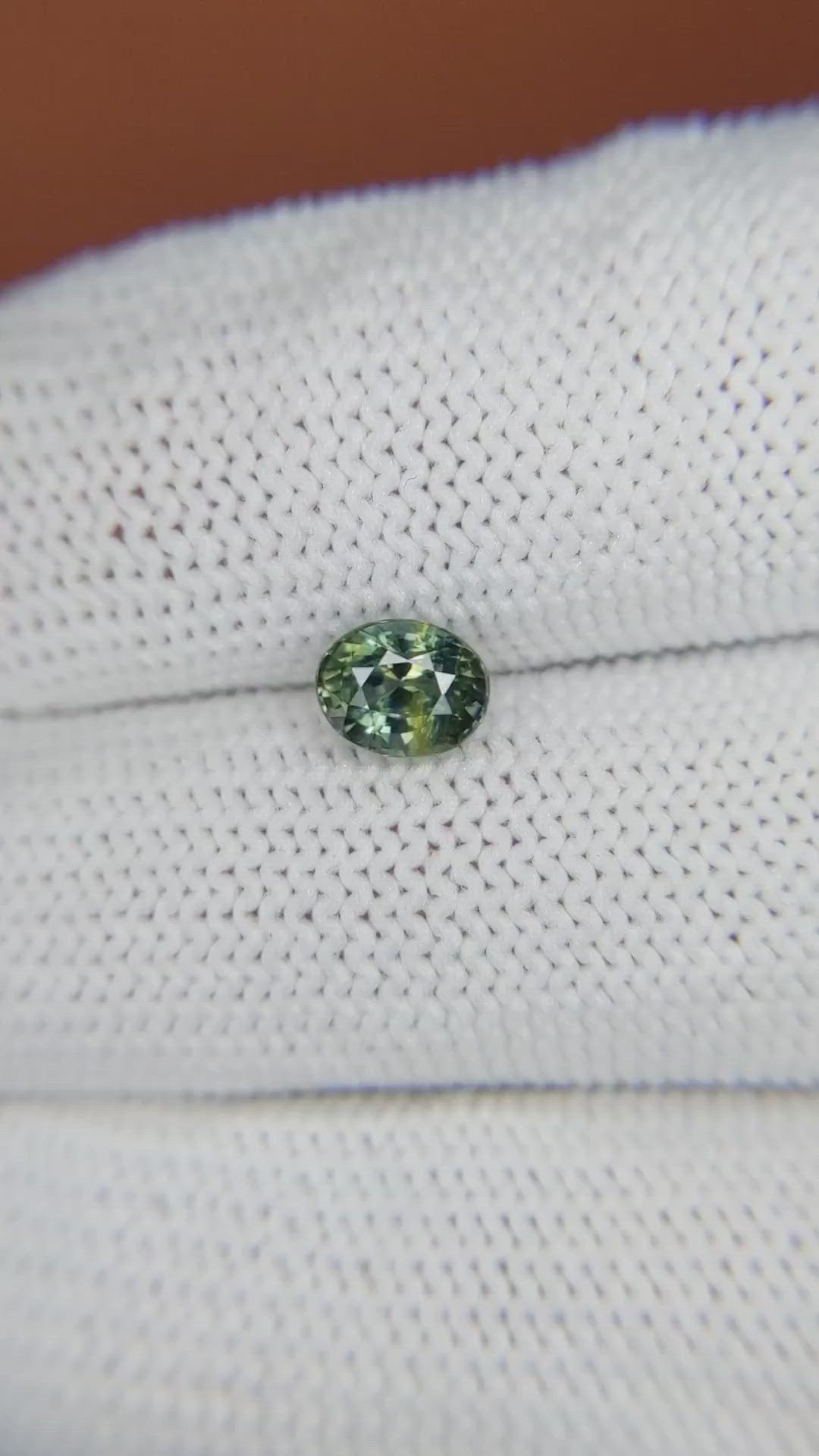 1.06 Ct. Bi Color / Parti Sapphire from Ceylon (Sri Lanka) Size Video