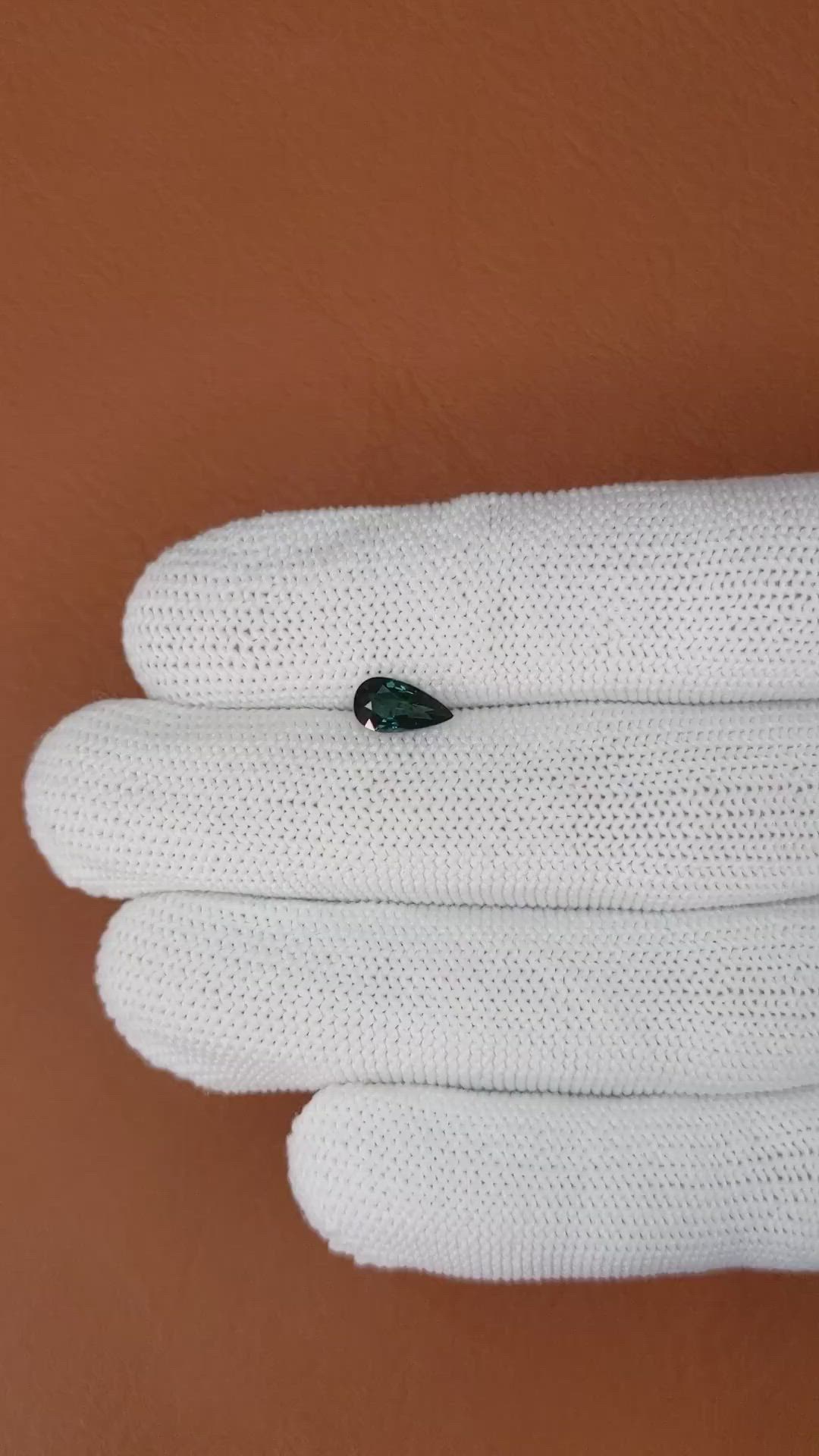 1.01 Ct. Greenish Blue Sapphire from Ceylon (Sri Lanka) Size Video