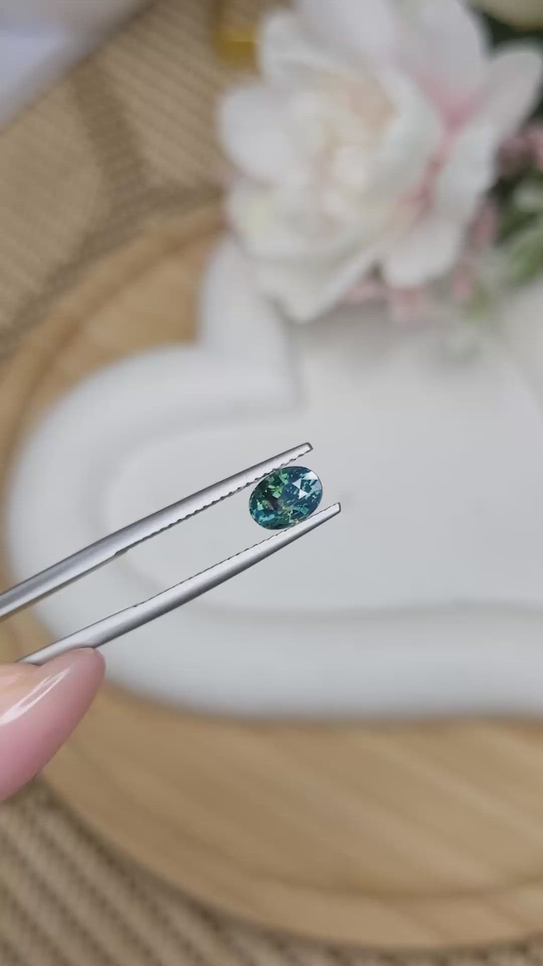 1.11 Ct. Bi Color / Parti Sapphire from Ceylon (Sri Lanka) Size Video