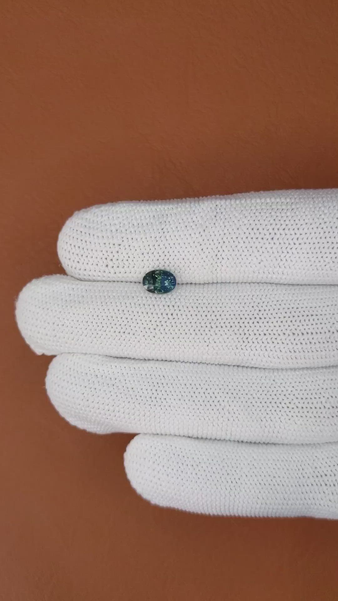 1.11 Ct. Bi Color / Parti Sapphire from Ceylon (Sri Lanka) Size Video