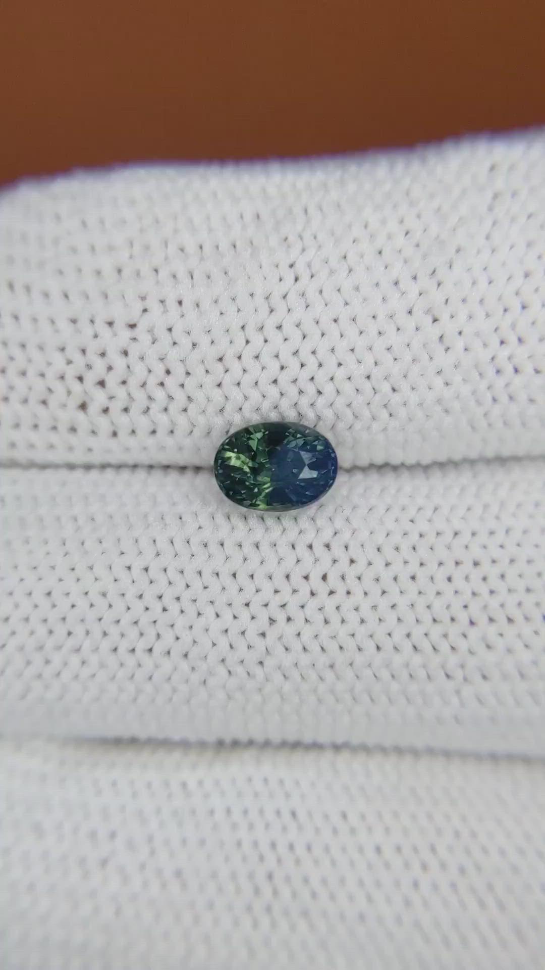 1.11 Ct. Bi Color / Parti Sapphire from Ceylon (Sri Lanka) Size Video