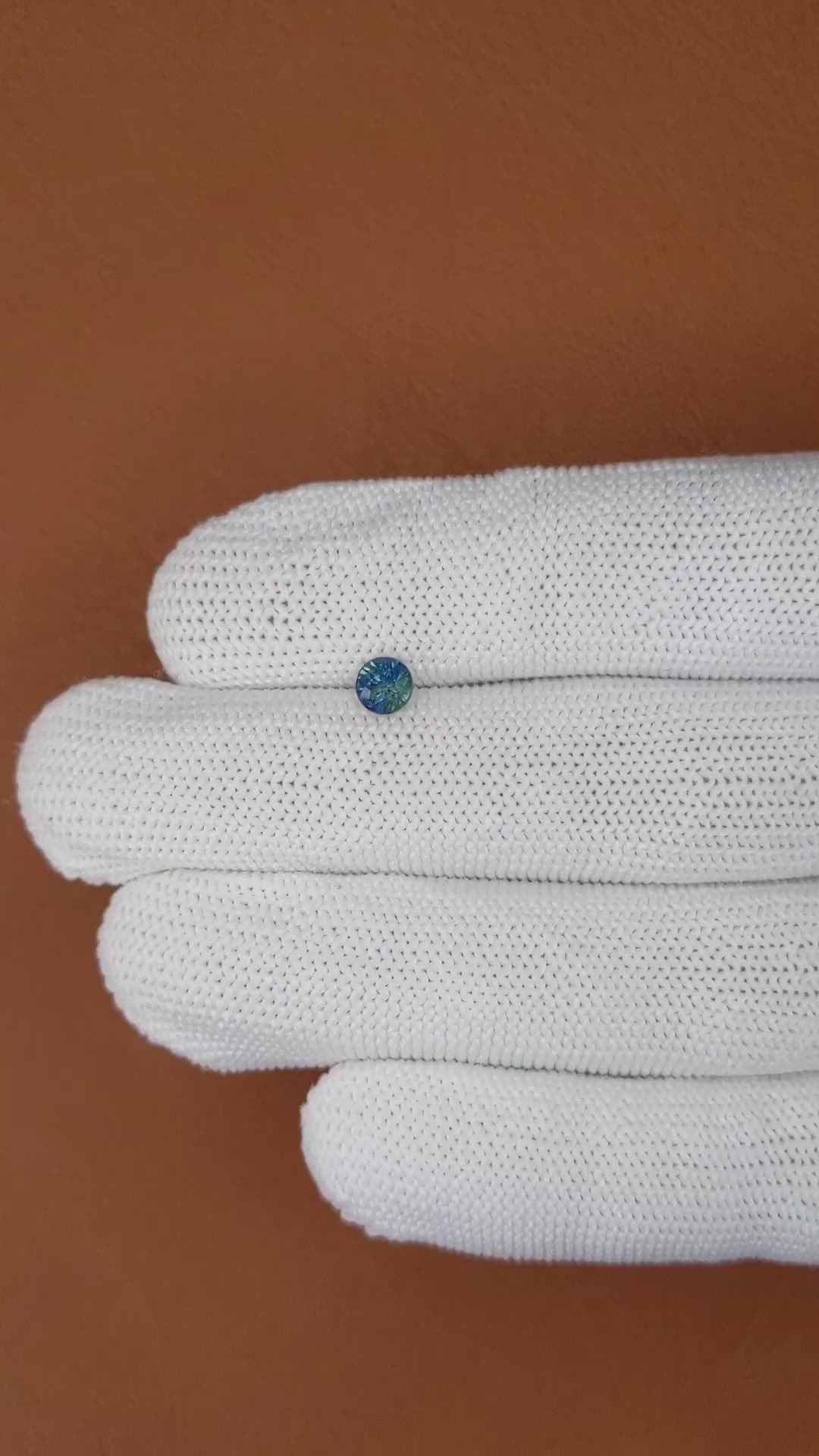 0.65 Ct. Bi Color / Parti Sapphire from Ceylon (Sri Lanka) Size Video