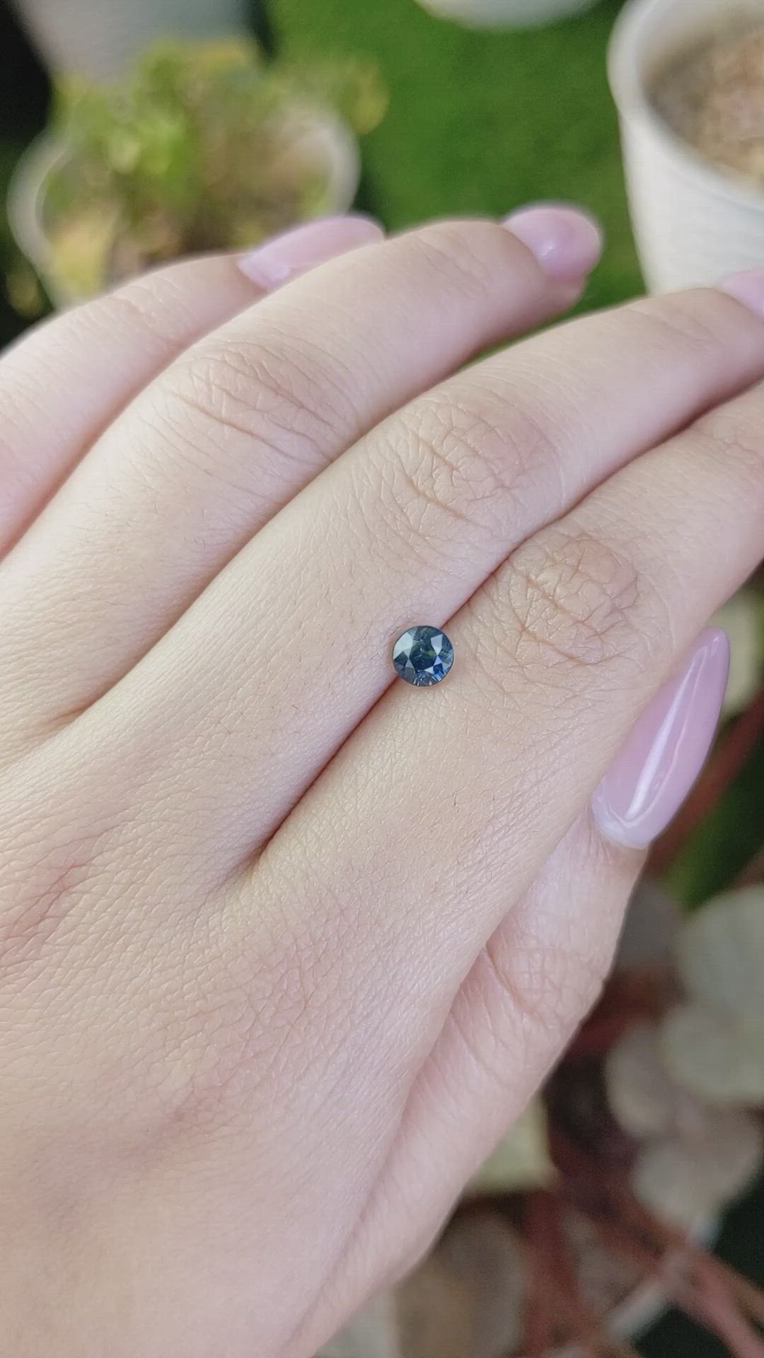 0.65 Ct. Bi Color / Parti Sapphire from Ceylon (Sri Lanka) Size Video