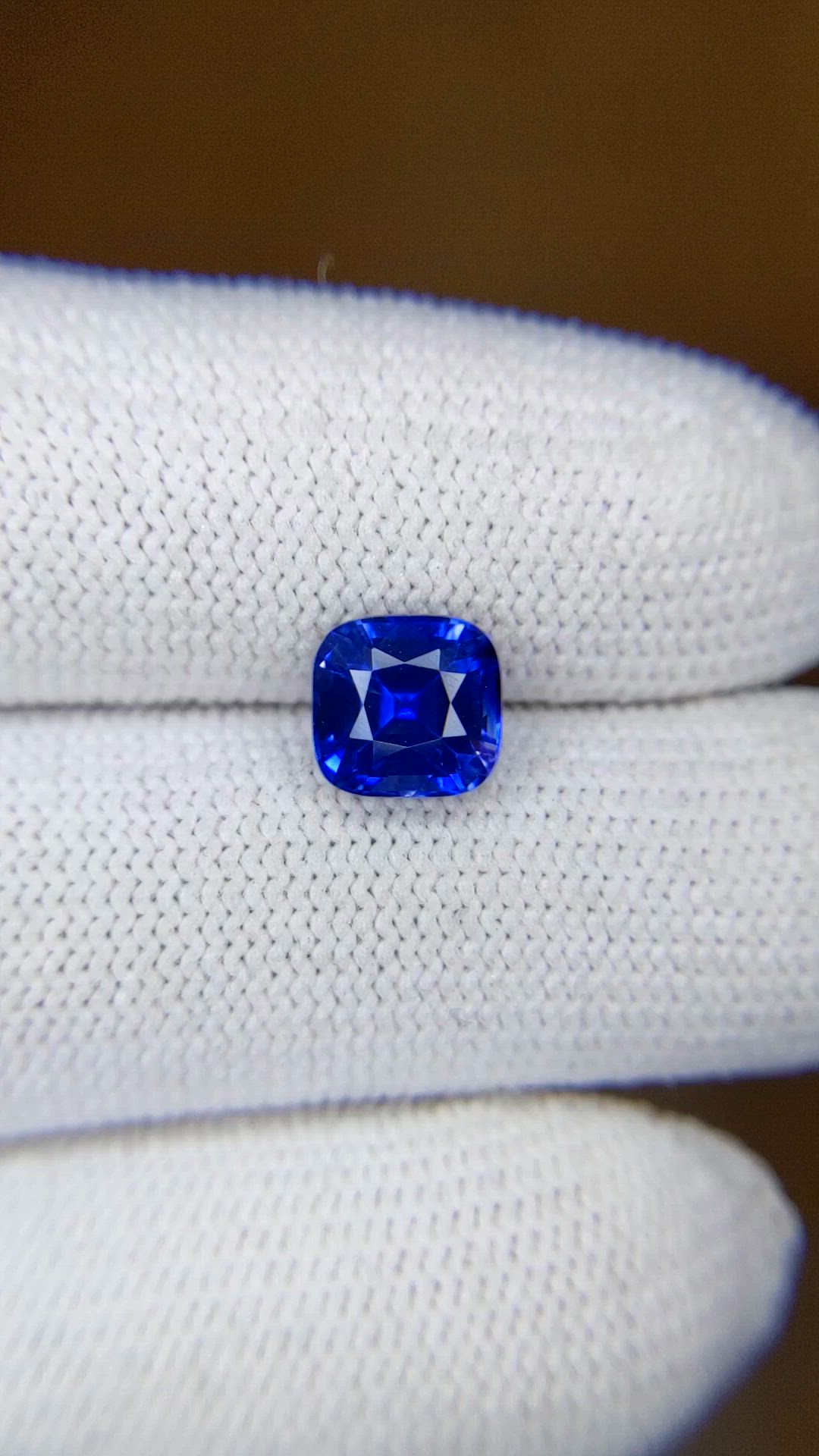 2.14 Ct. Blue Sapphire from Ceylon (Sri Lanka) Size Video