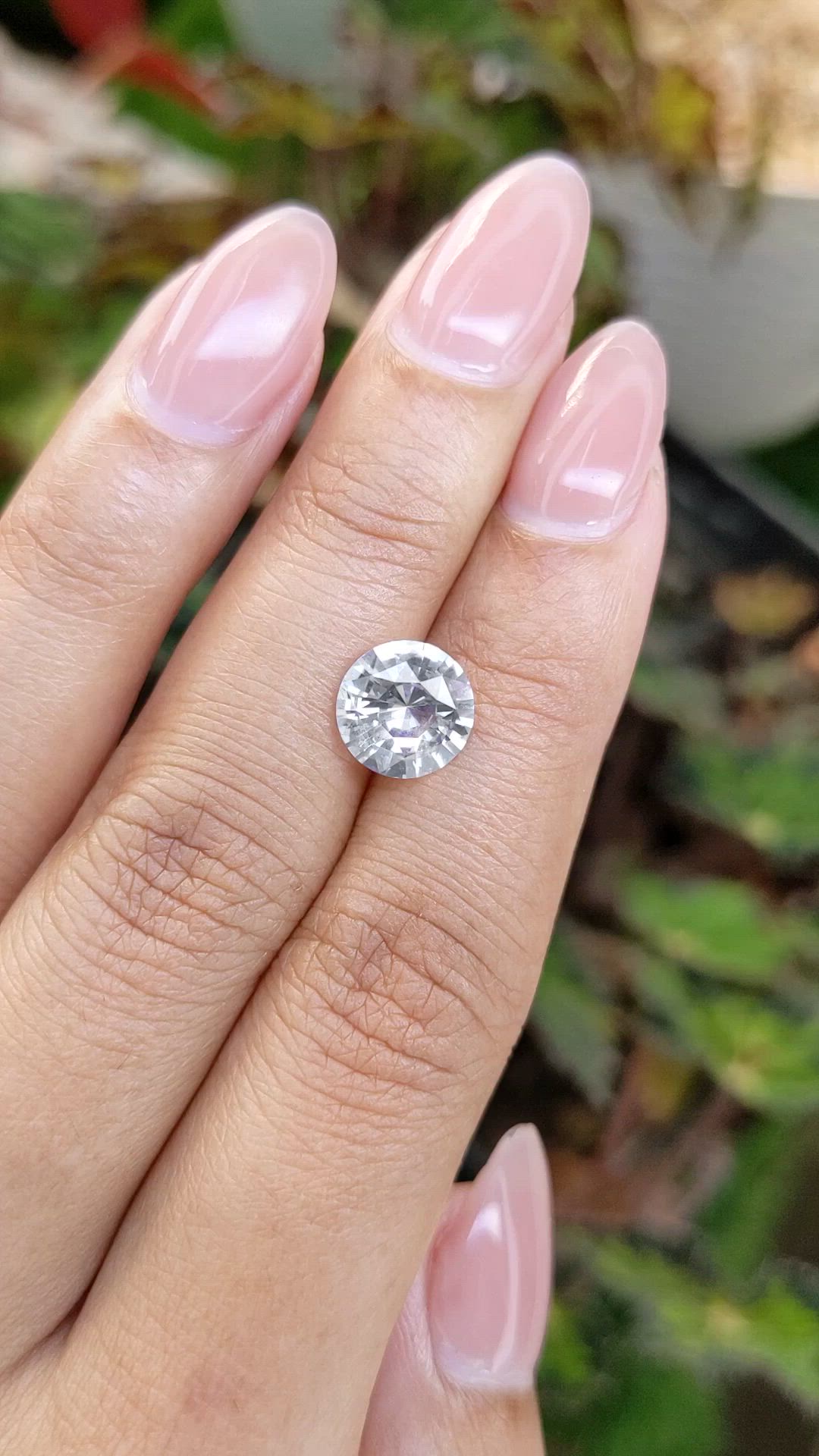 2.56 Ct. White Sapphire from Ceylon (Sri Lanka) Size Video