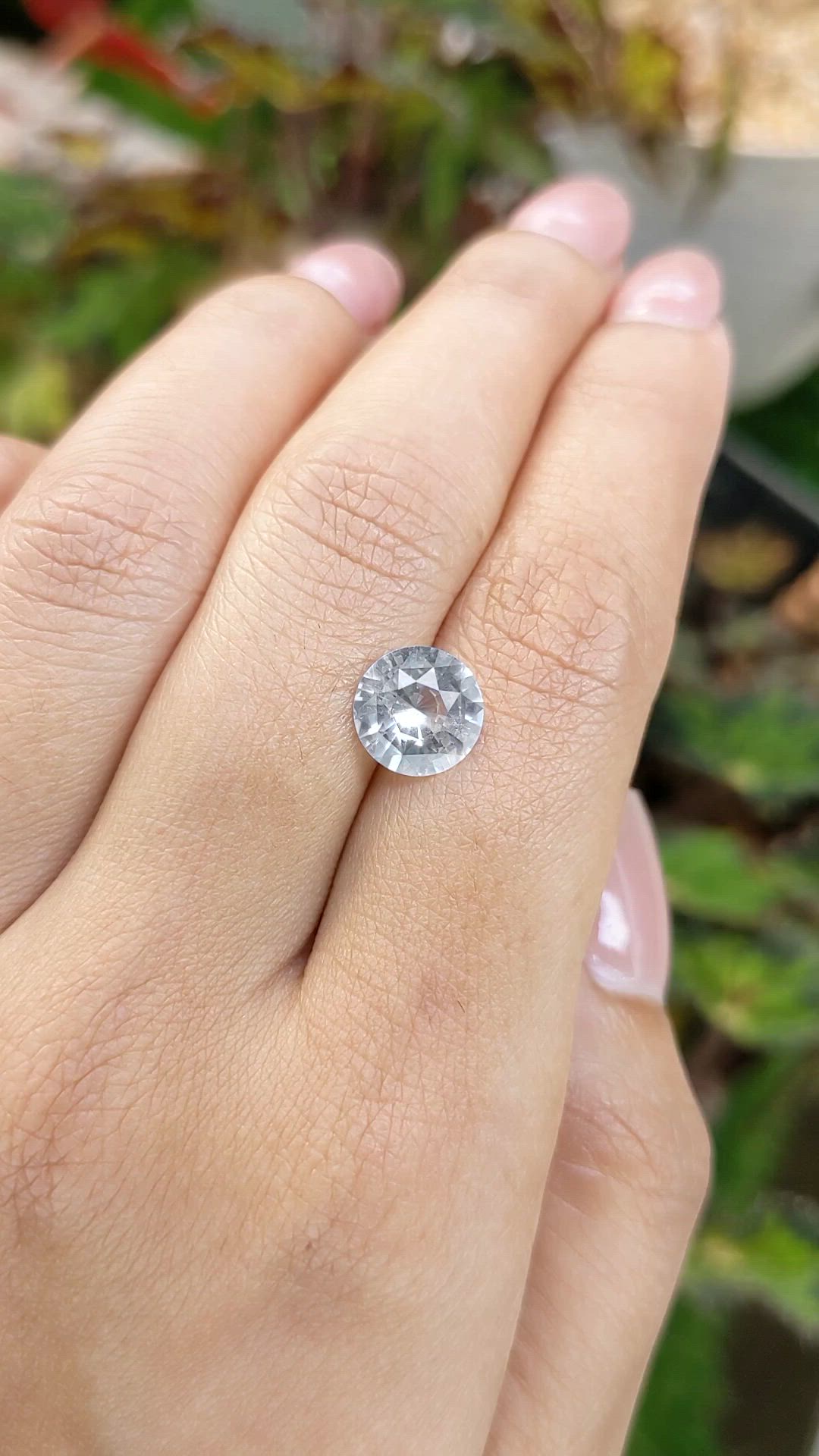 2.56 Ct. White Sapphire from Ceylon (Sri Lanka) Size Video