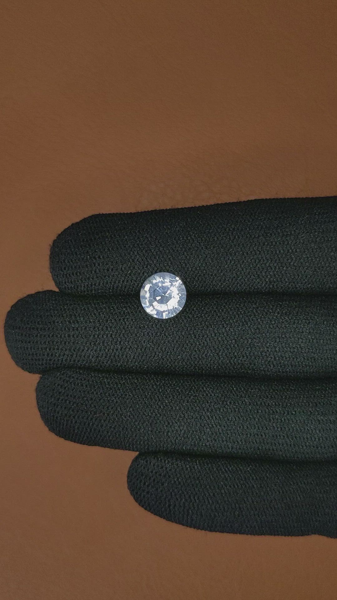 2.56 Ct. White Sapphire from Ceylon (Sri Lanka) Size Video