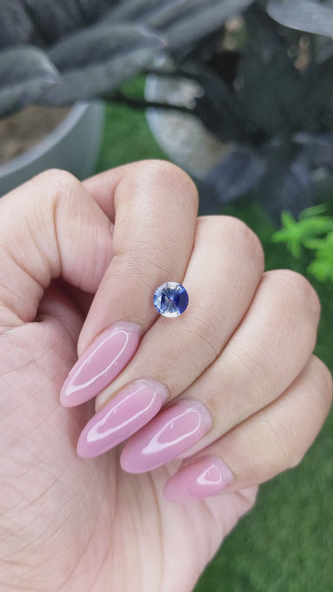 1.02 Ct. Bi Color / Parti Sapphire from Ceylon (Sri Lanka) Size Video