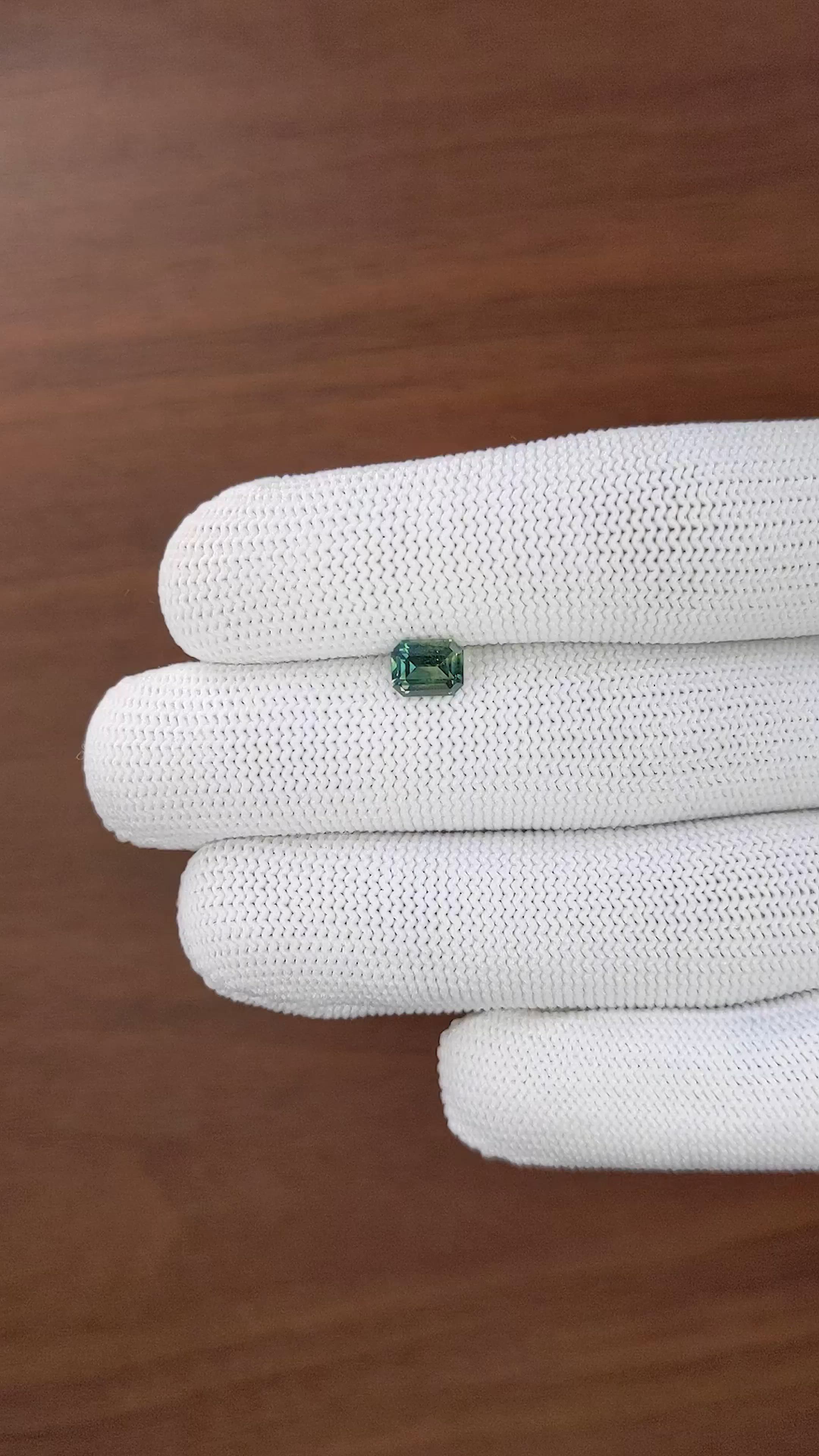 1.12 Ct. Bi Color / Parti Sapphire from Australia Size Video