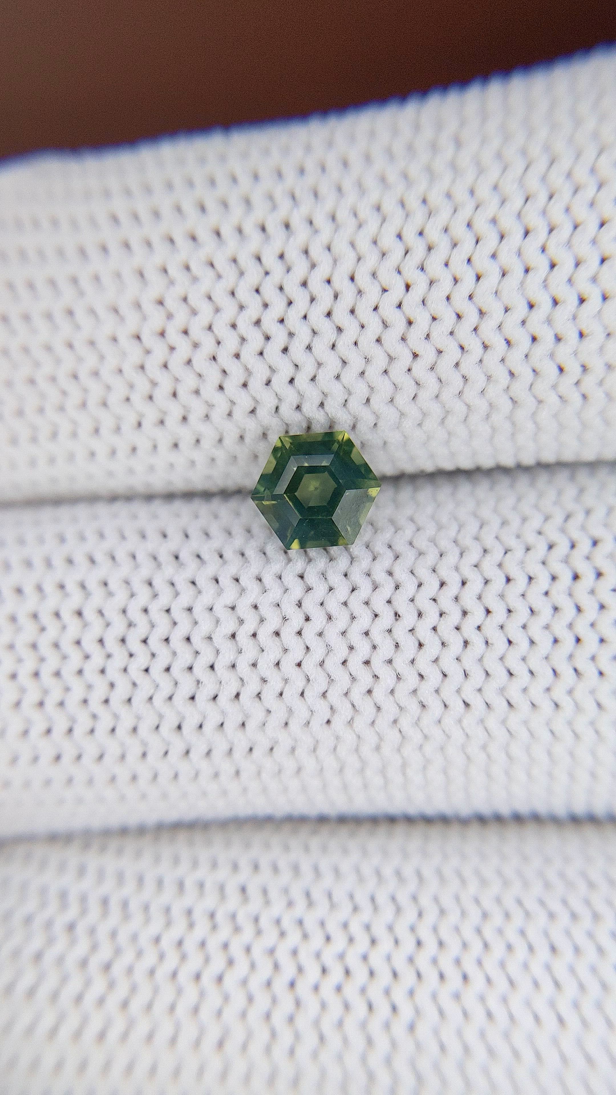 1.00 Ct. Yellowish Green Sapphire from Australia Size Video