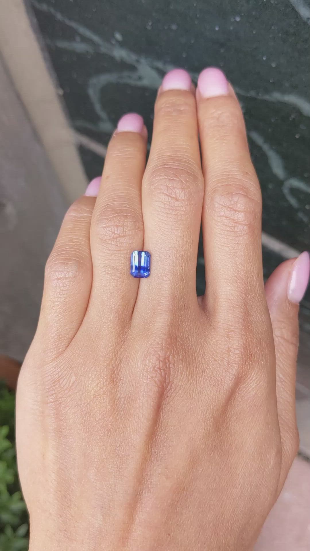 1.51 Ct. Bi Color Sapphire from Ceylon (Sri Lanka) Size Video