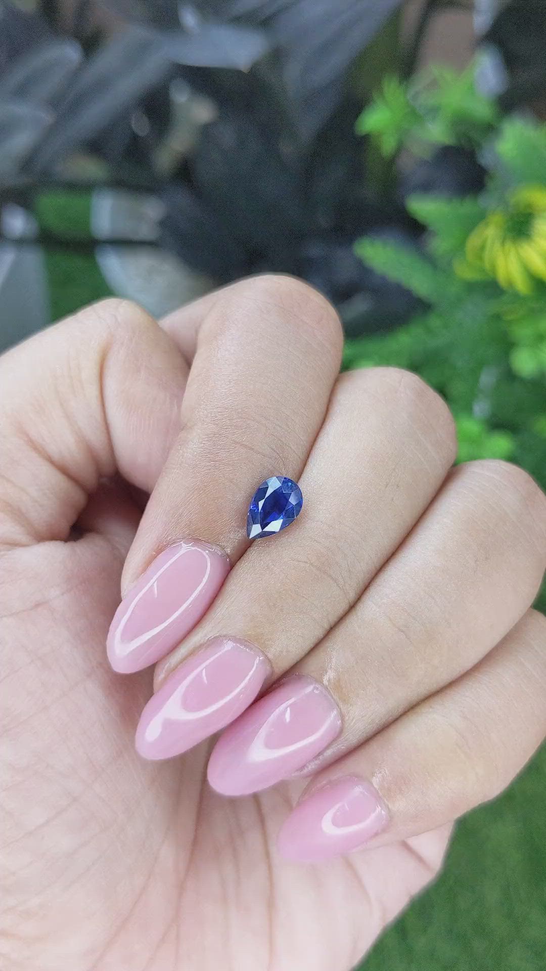 1.06 Ct. Blue Sapphire from Ceylon (Sri Lanka) Size Video