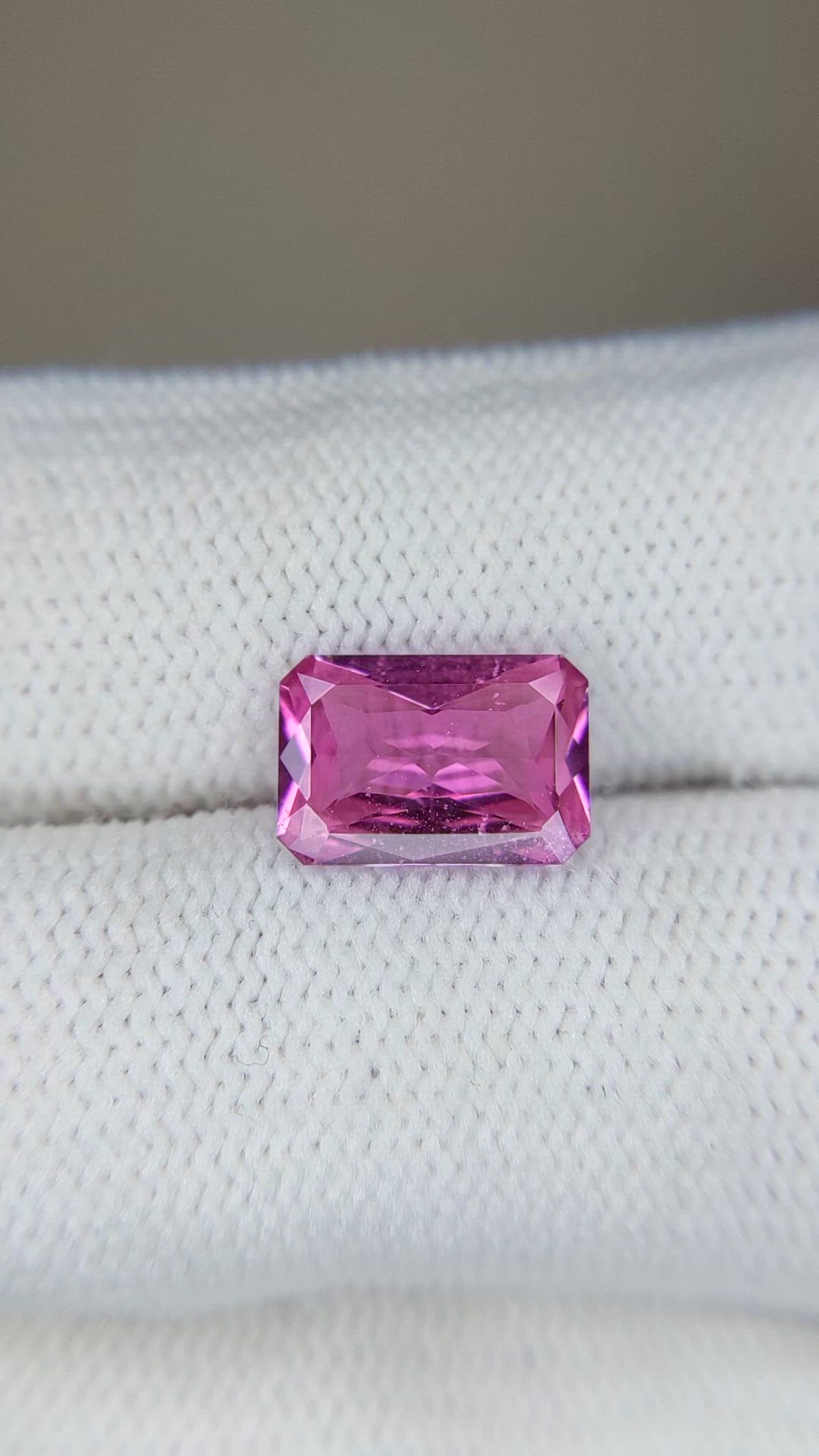 2.53 Ct. Pink Sapphire from Ceylon (Sri Lanka) Size Video