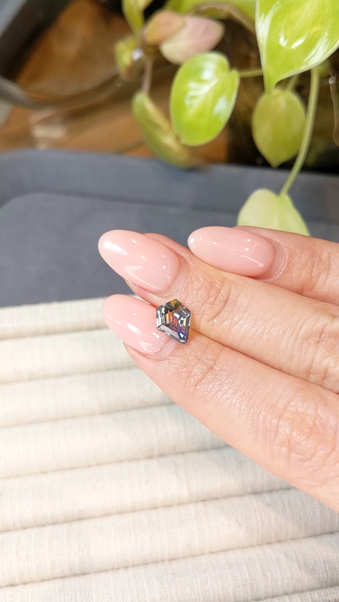 2.18 Ct. Bi Color / Parti Sapphire from Ceylon (Sri Lanka) Size Video
