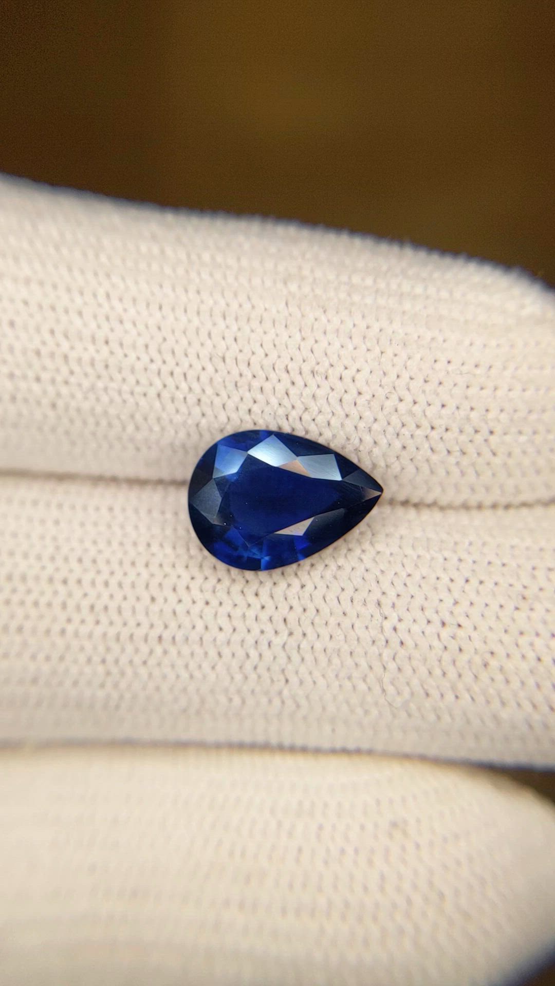 2.55 Ct. Blue Sapphire from Ceylon (Sri Lanka) Size Video