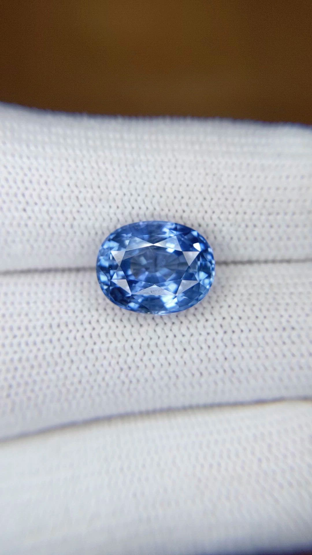 6.05 Ct. Blue Sapphire from Ceylon (Sri Lanka) Size Video