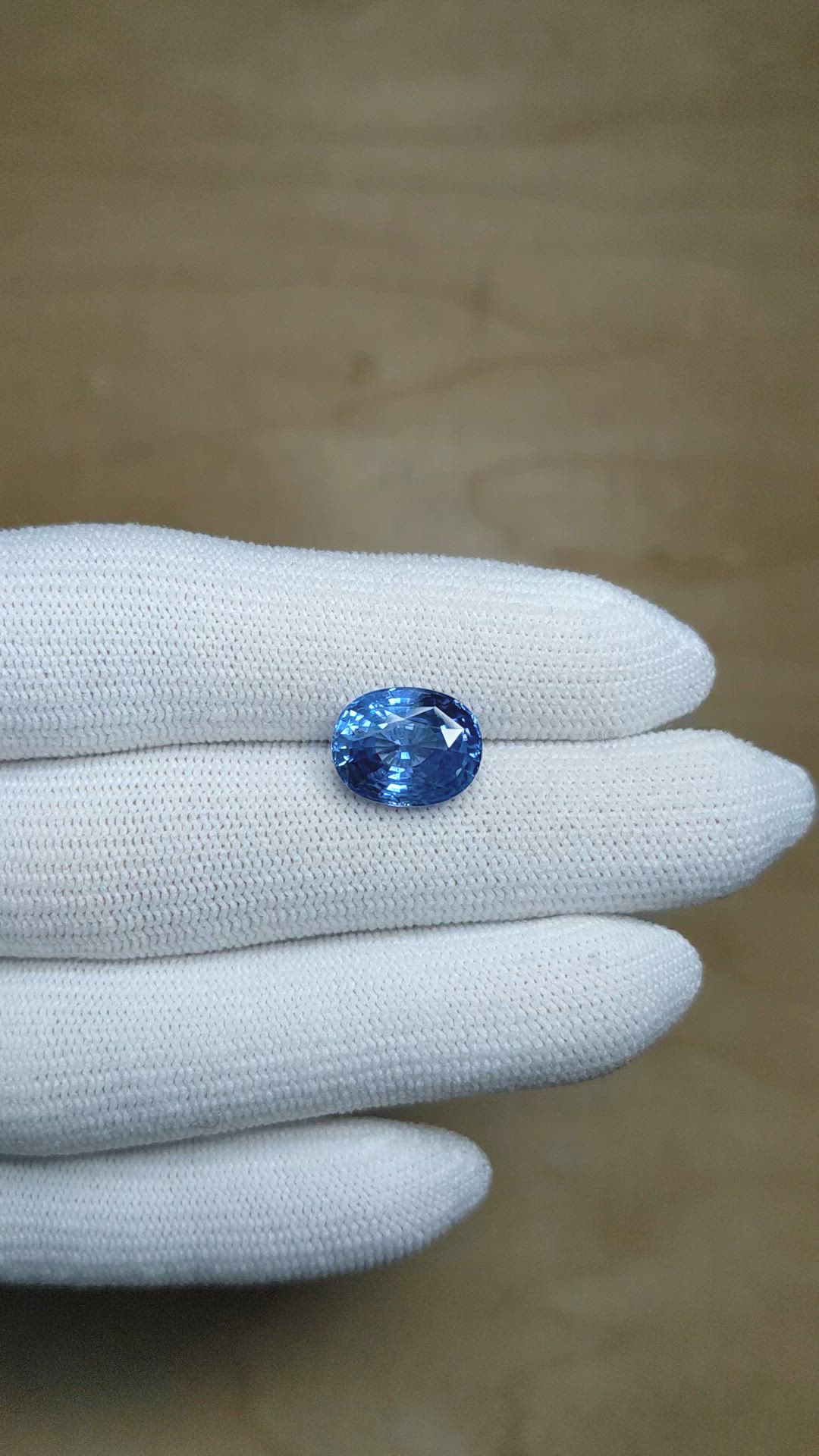 6.05 Ct. Blue Sapphire from Ceylon (Sri Lanka) Size Video