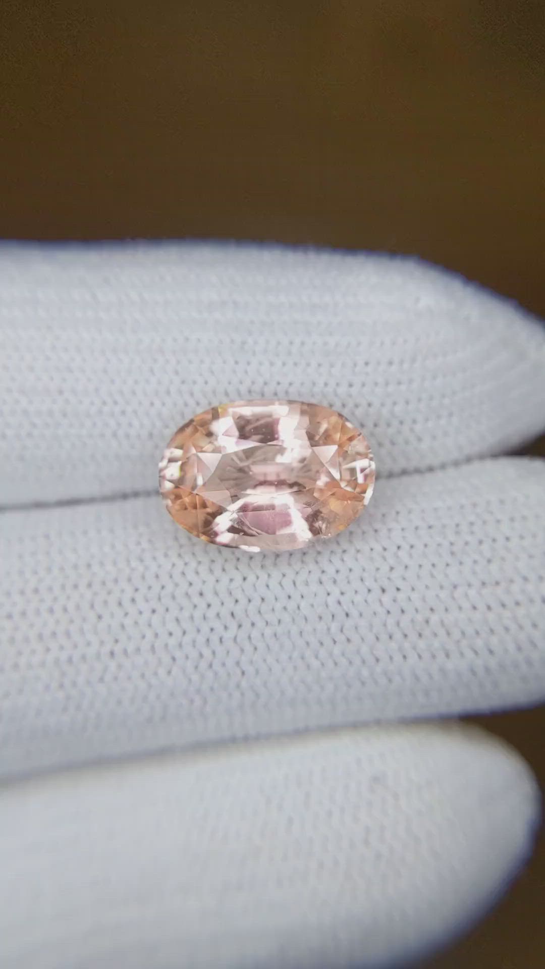 5.08 Ct. Padparadscha Sapphire from Ceylon (Sri Lanka) Size Video