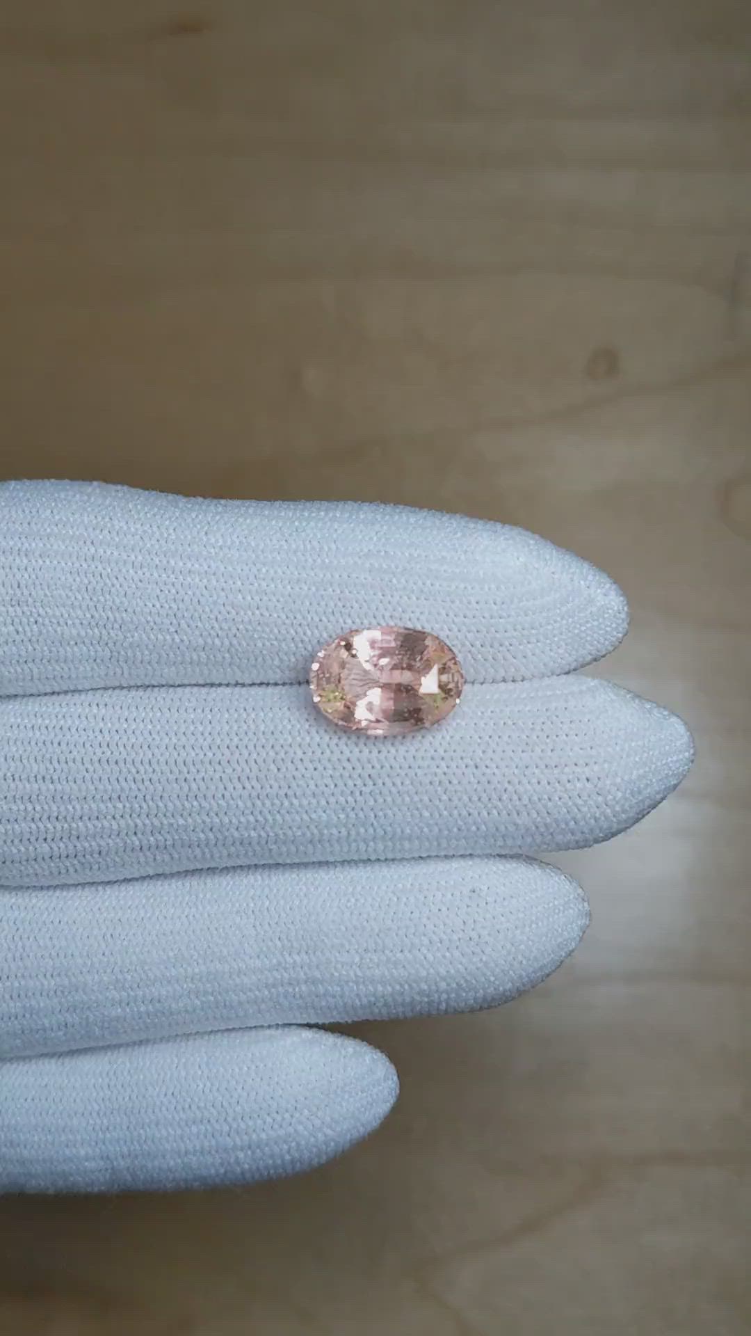 5.08 Ct. Padparadscha Sapphire from Ceylon (Sri Lanka) Size Video