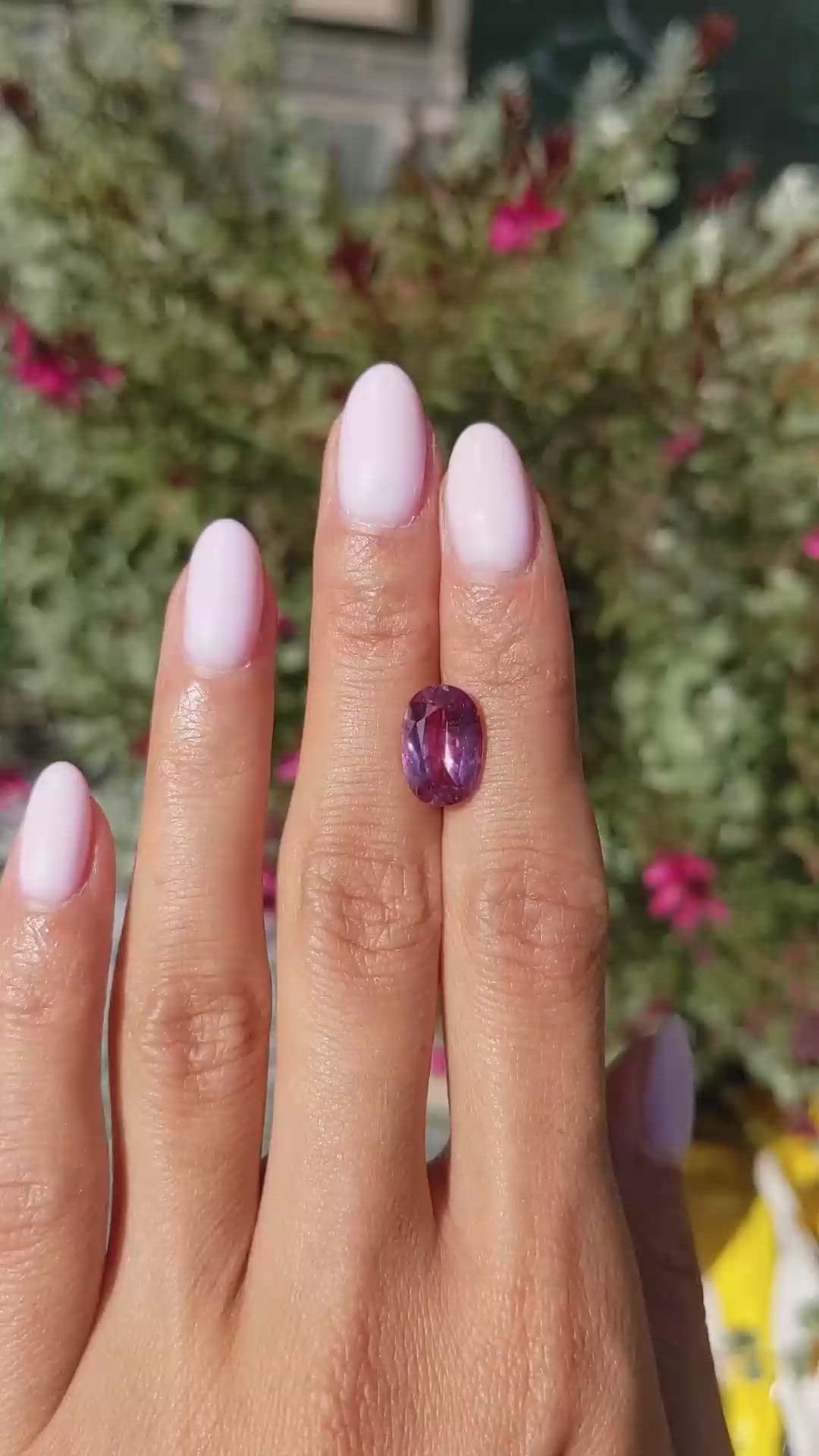 5.20 Ct. Pinkish Purple Sapphire from Ceylon (Sri Lanka) Size Video
