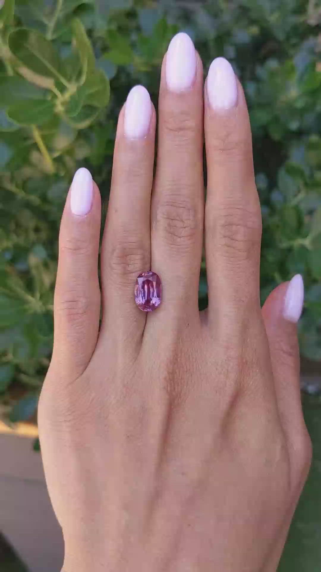 5.20 Ct. Pinkish Purple Sapphire from Ceylon (Sri Lanka) Size Video