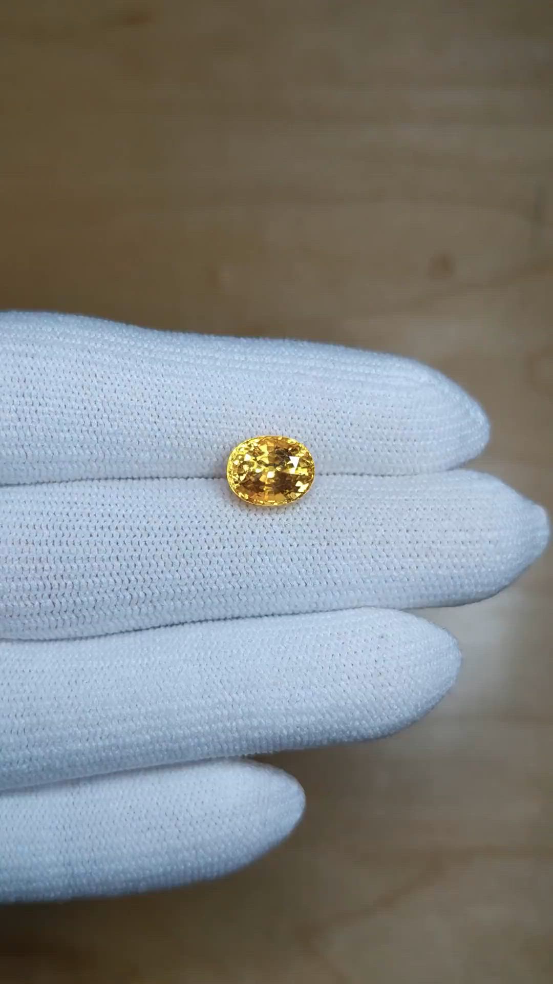 3.23 Ct. Orangish Yellow Sapphire from Ceylon (Sri Lanka) Size Video