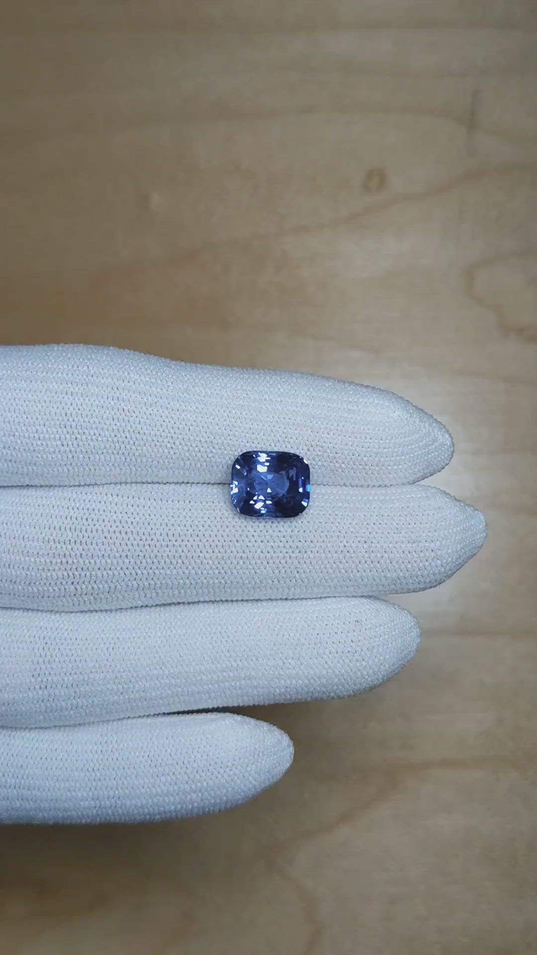 5.17 Ct. Blue Sapphire from Ceylon (Sri Lanka) Size Video
