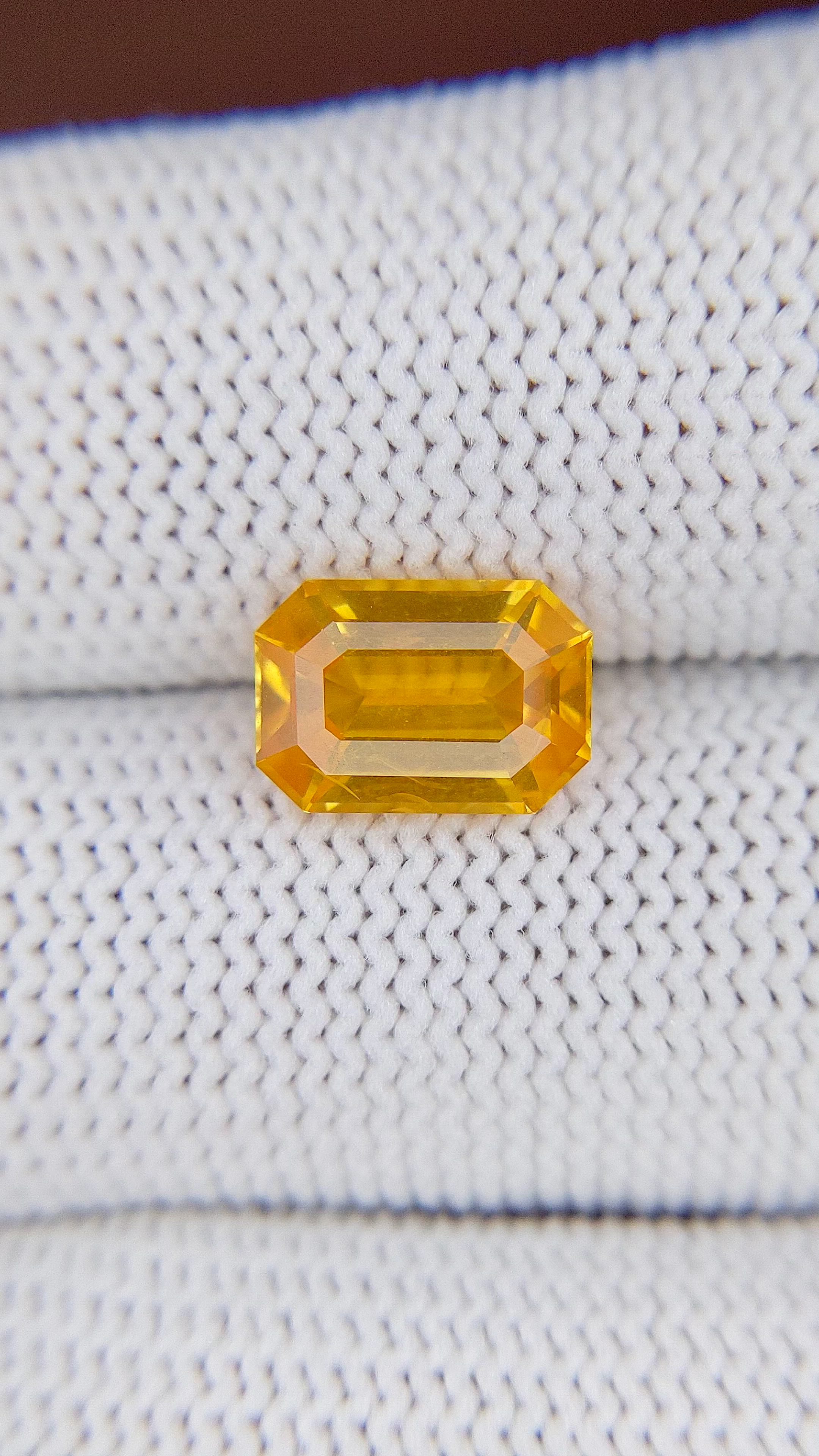 3.50 Ct. Yellow Sapphire from Ceylon (Sri Lanka) Size Video