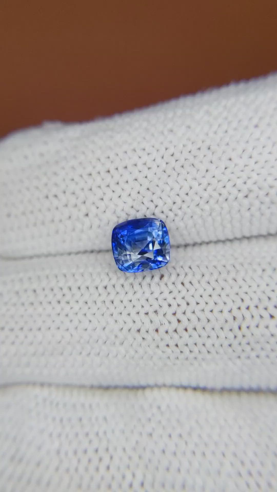 1.57 Ct. Blue Sapphire from Ceylon (Sri Lanka) Size Video
