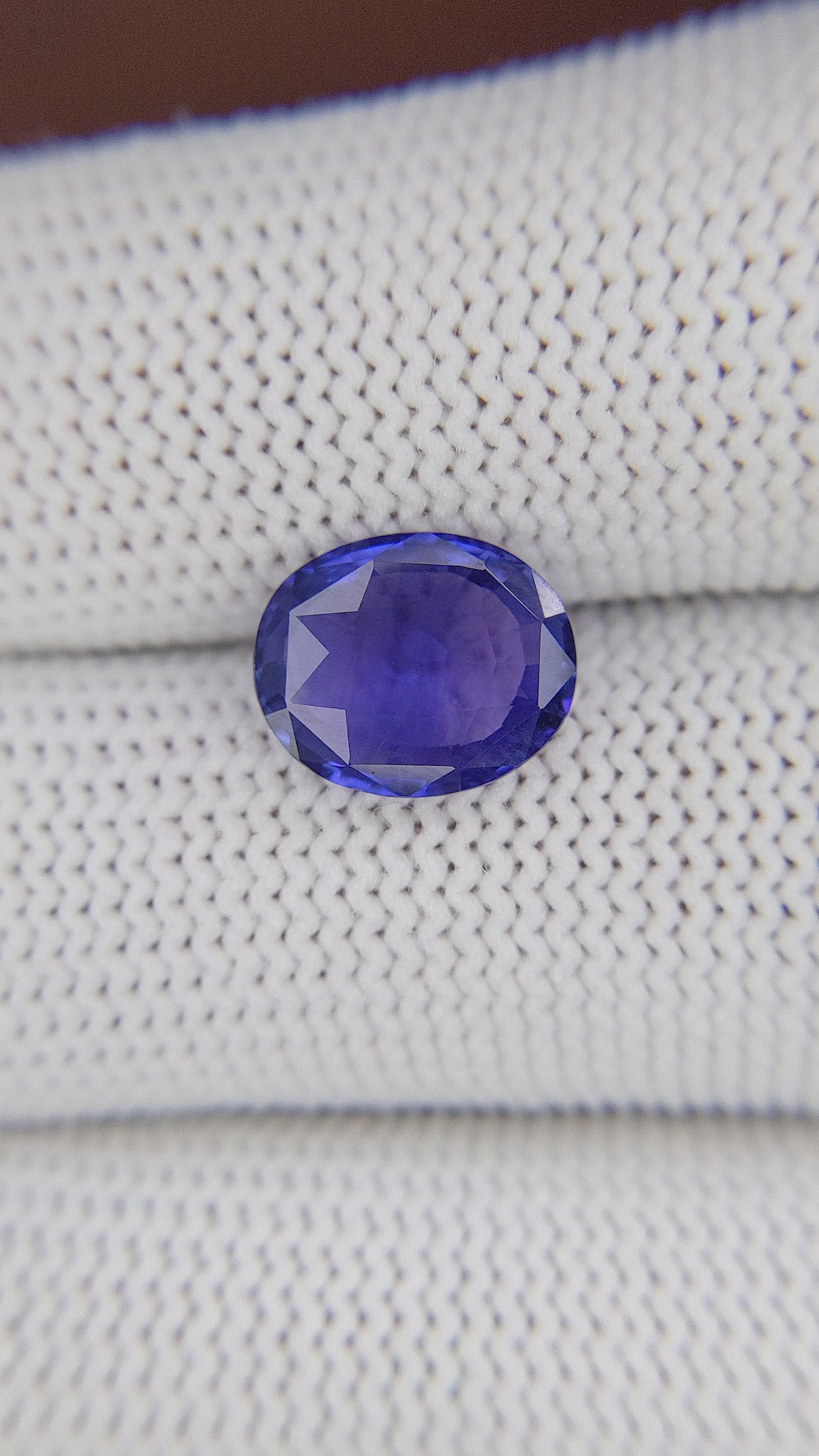 3.15 Ct. Purplish Blue Sapphire from Ceylon (Sri Lanka) Size Video