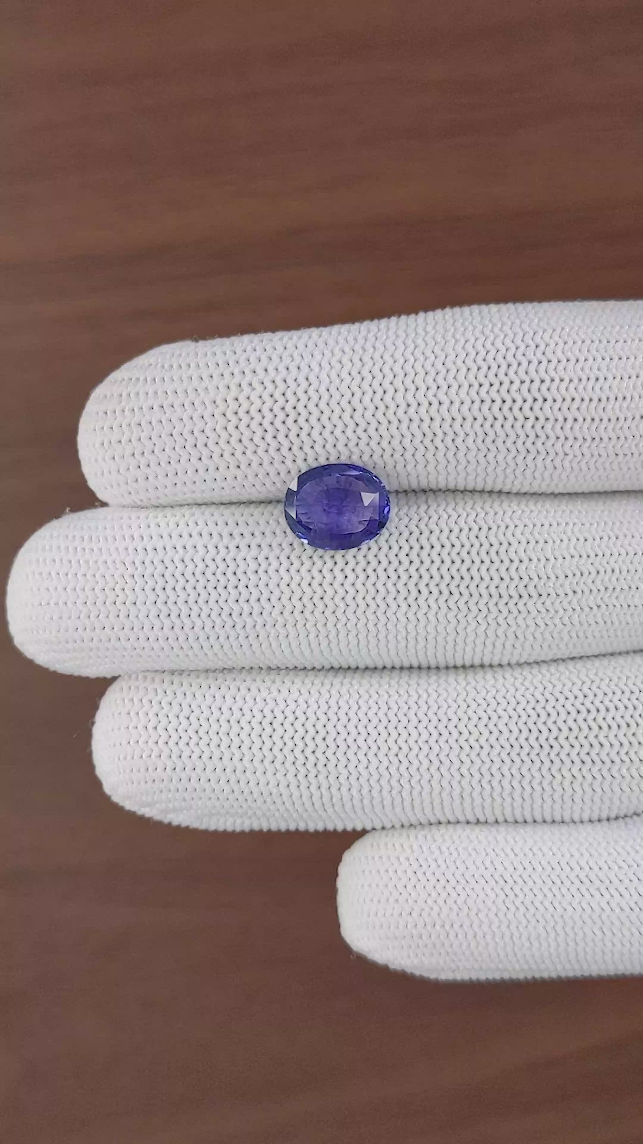 3.15 Ct. Purplish Blue Sapphire from Ceylon (Sri Lanka) Size Video