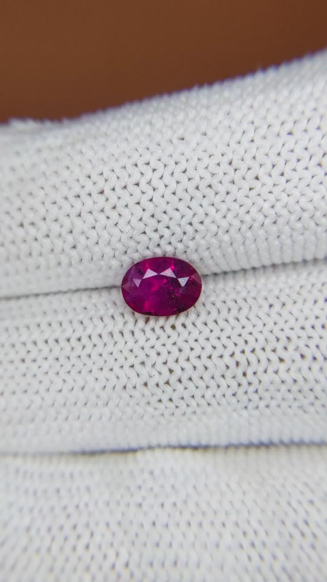 1.30 Ct. Reddish Pink Sapphire from Ceylon (Sri Lanka) Size Video