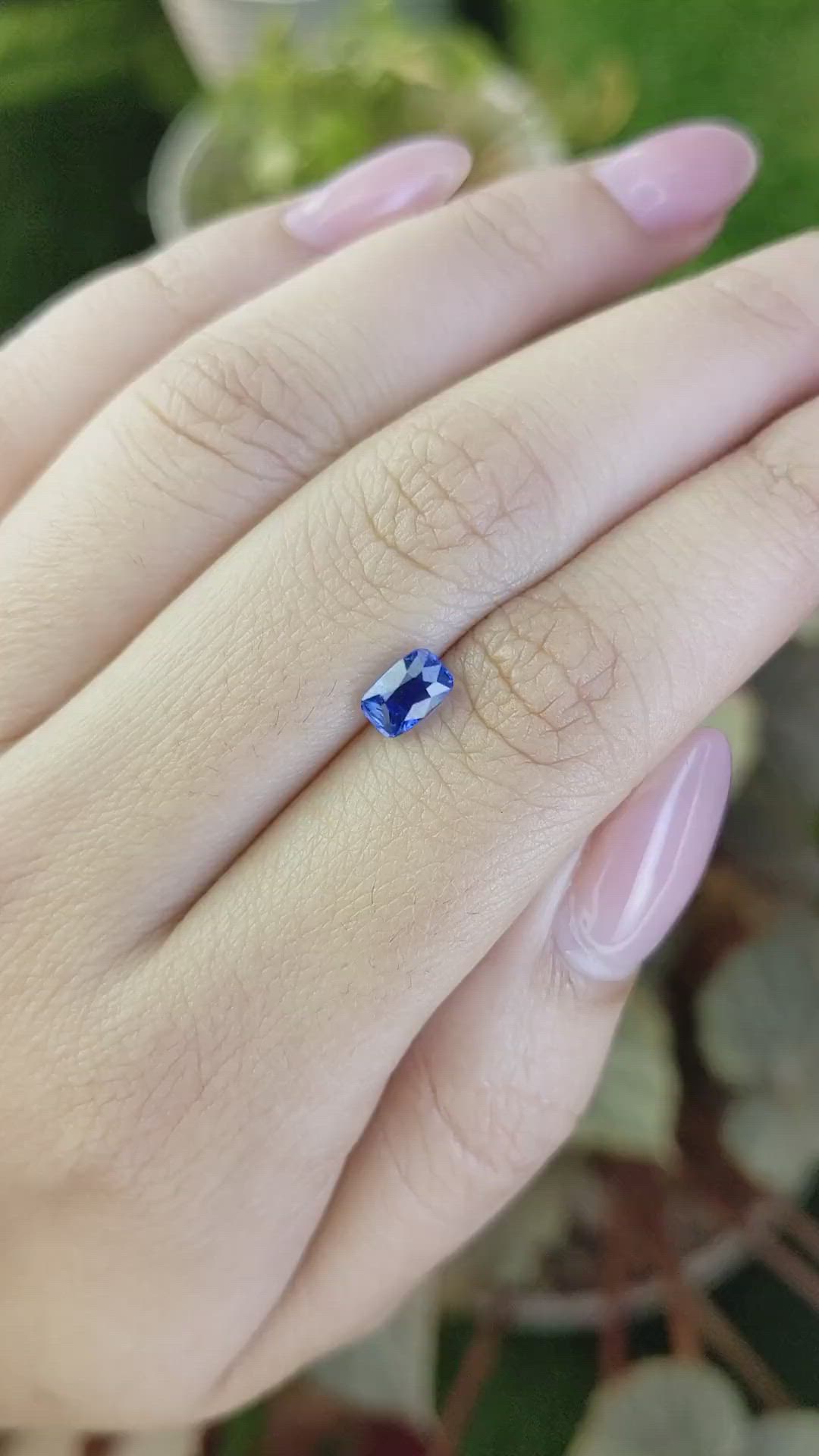 1.03 Ct. Blue Sapphire from Ceylon (Sri Lanka) Size Video