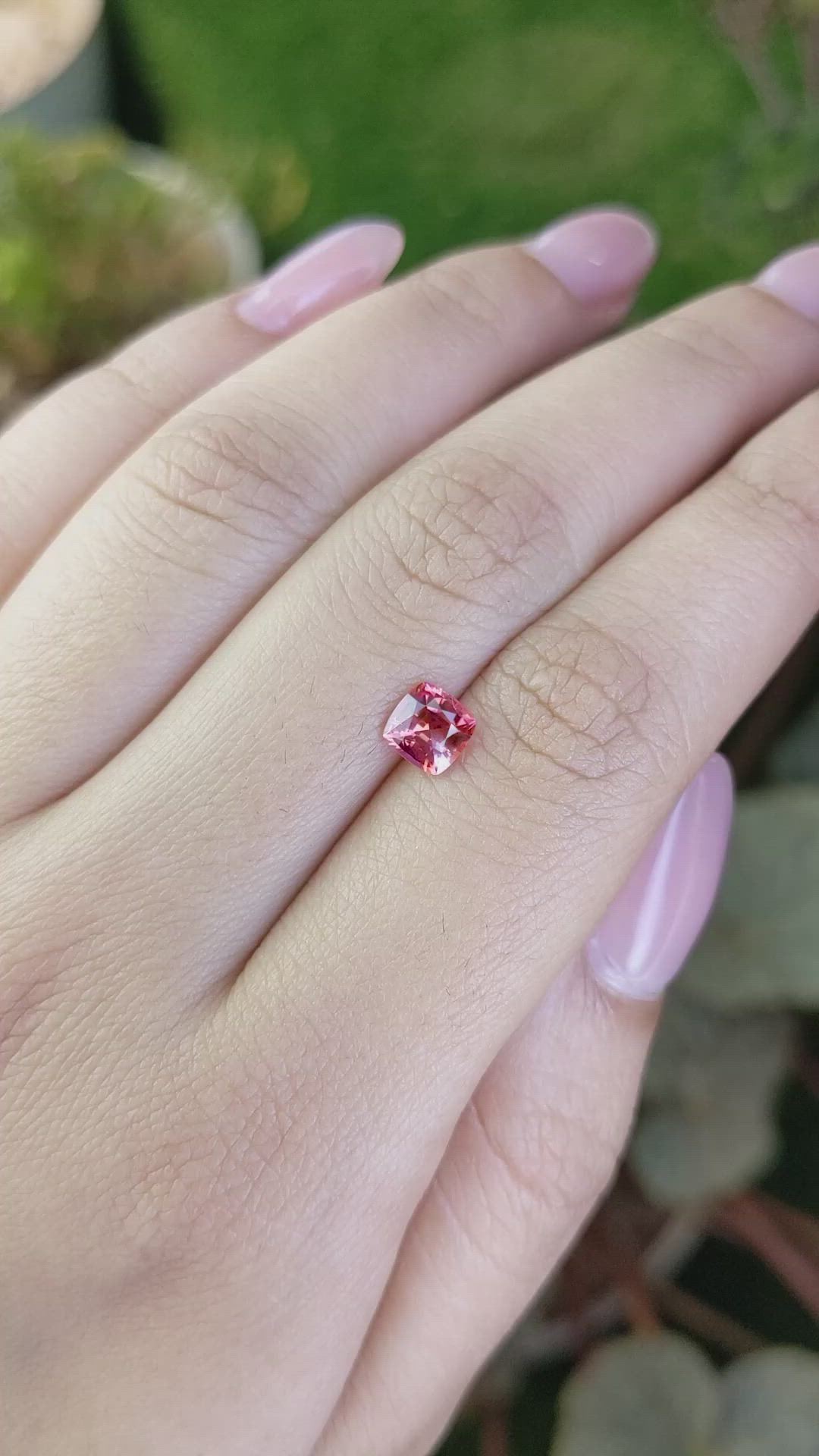 0.92 Ct. Padparadscha Sapphire from Ceylon (Sri Lanka) Size Video