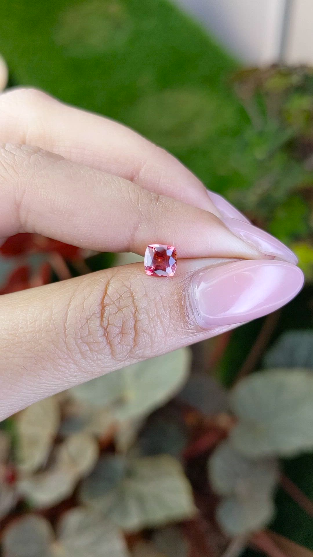 0.92 Ct. Padparadscha Sapphire from Ceylon (Sri Lanka) Size Video