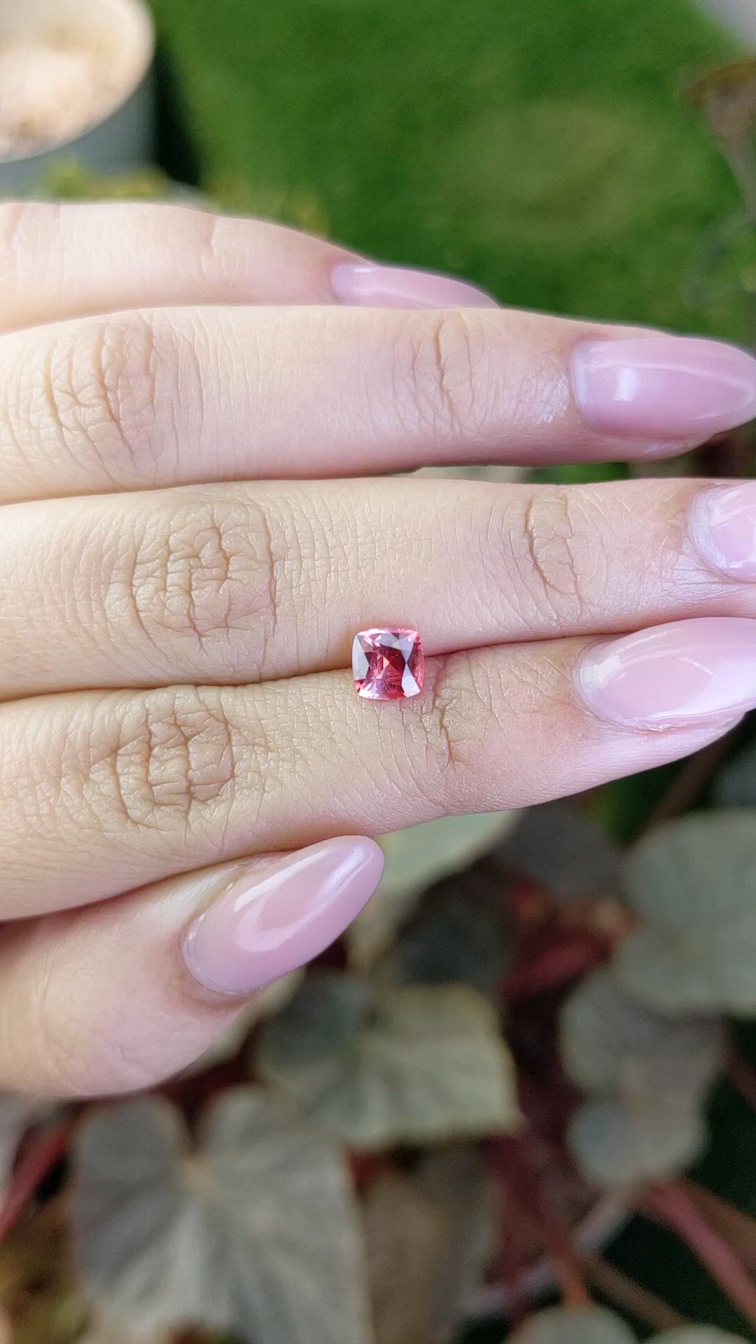 0.92 Ct. Padparadscha Sapphire from Ceylon (Sri Lanka) Size Video